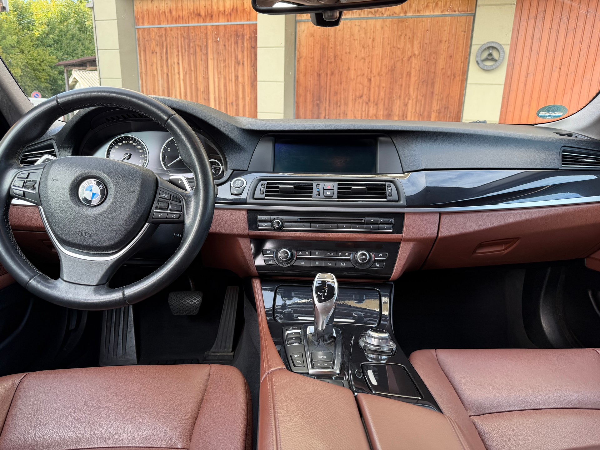 BMW 528i xDrive Touring Steptronic-image-8