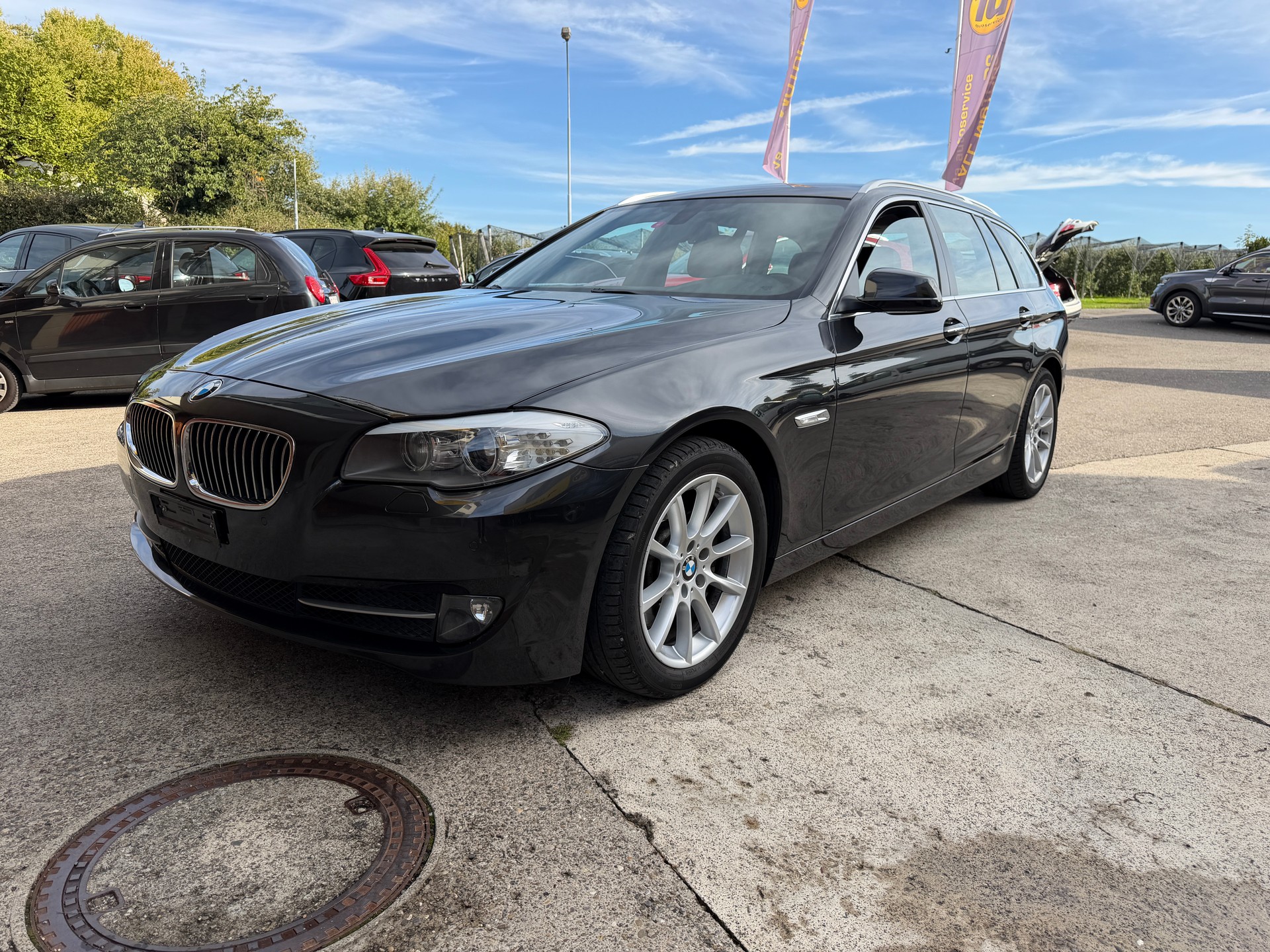 BMW 528i xDrive Touring Steptronic-image-0