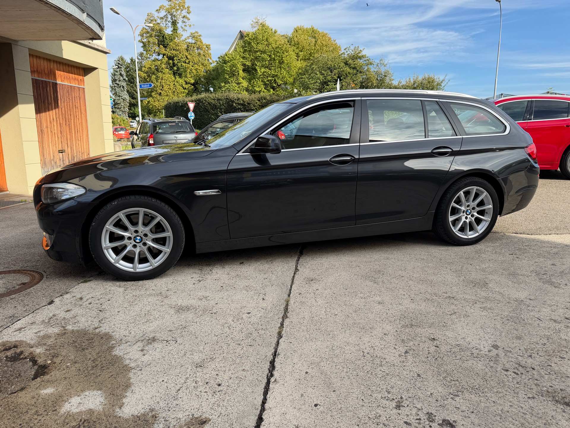 BMW 528i xDrive Touring Steptronic-image-2