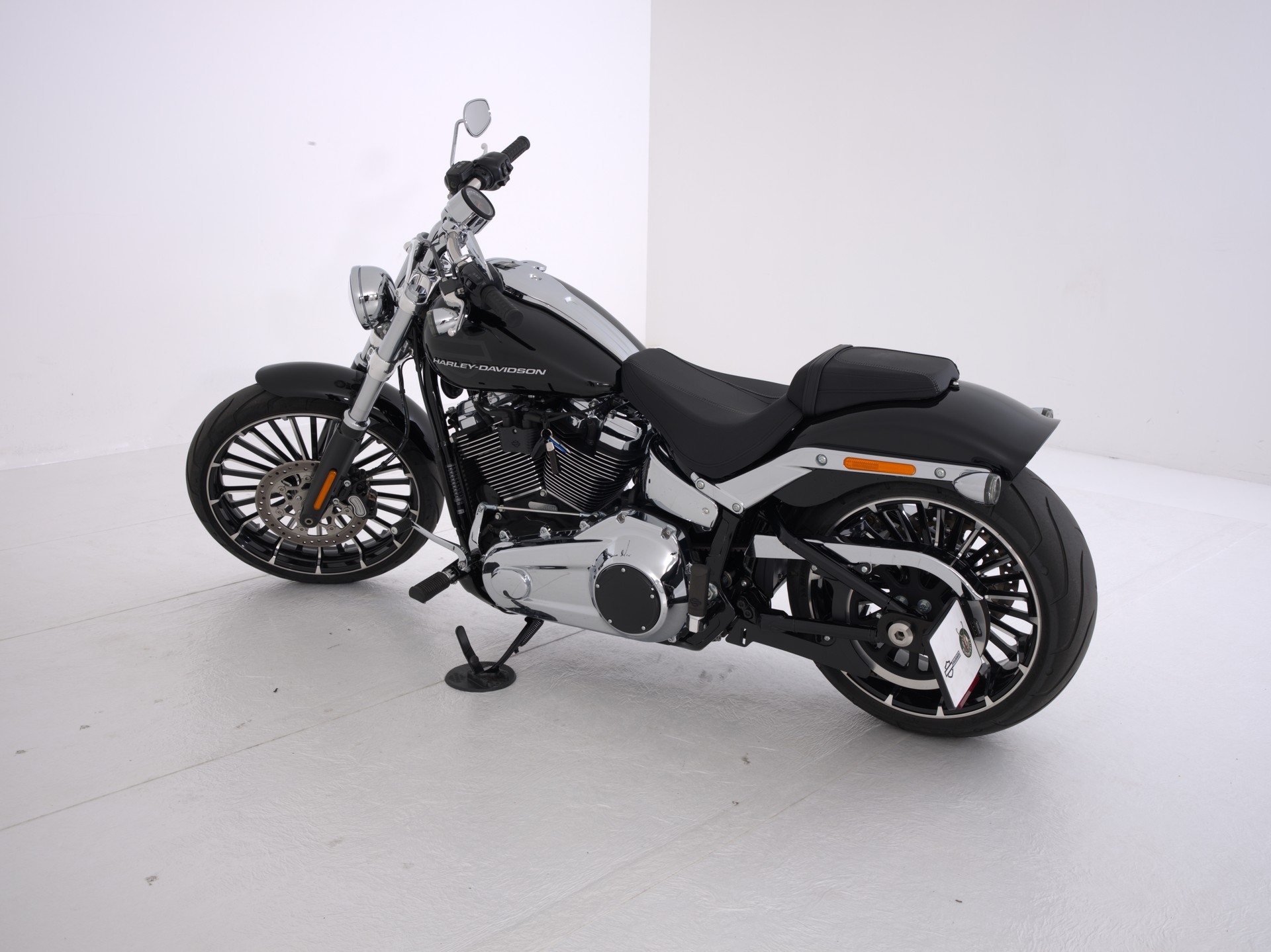 HARLEY-DAVIDSON FXBR Breakout 117ci-showroom-element-3