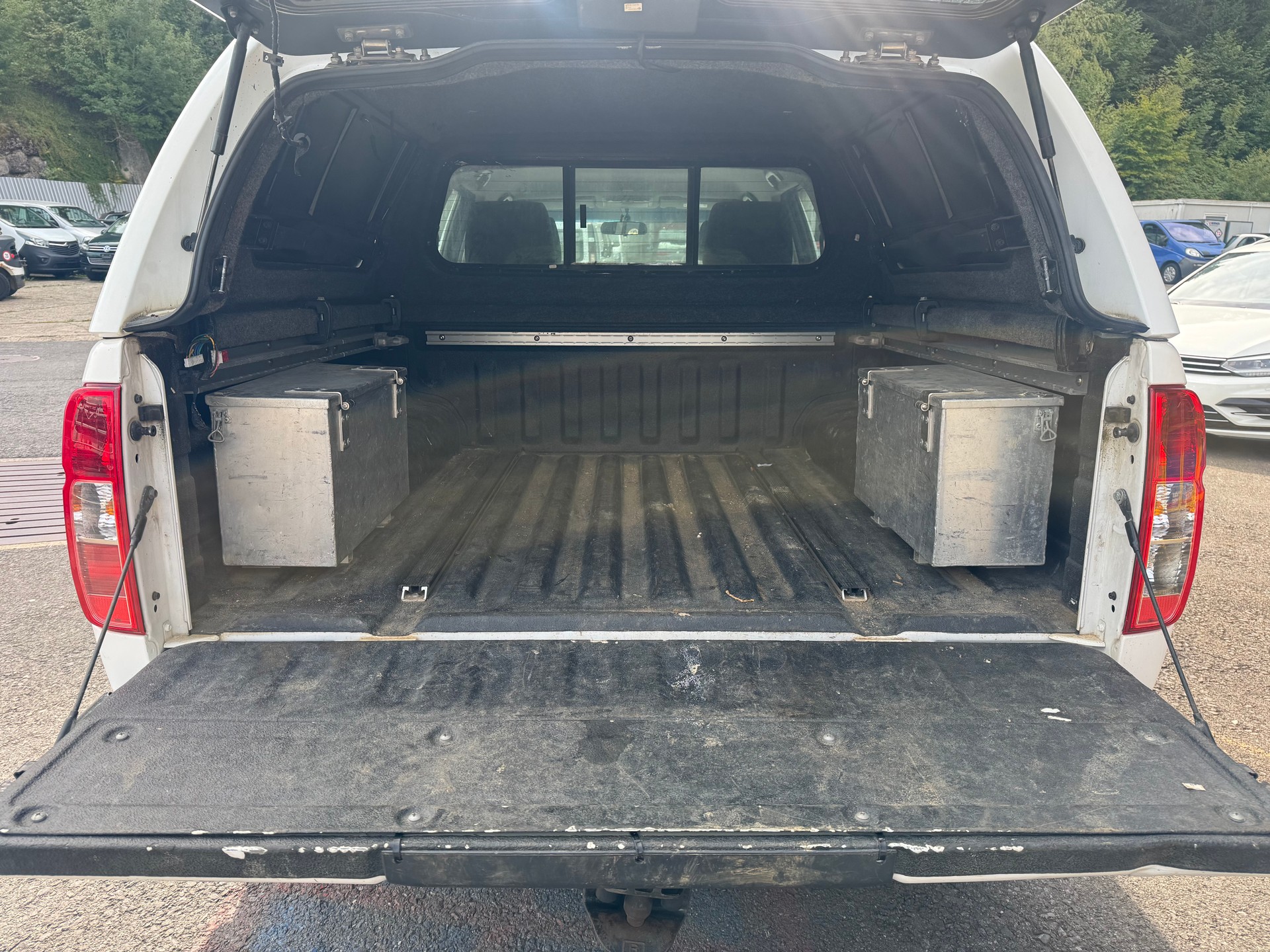 NISSAN Navara Double Cab SE 2.5 dCi 4WD Automat-image-15