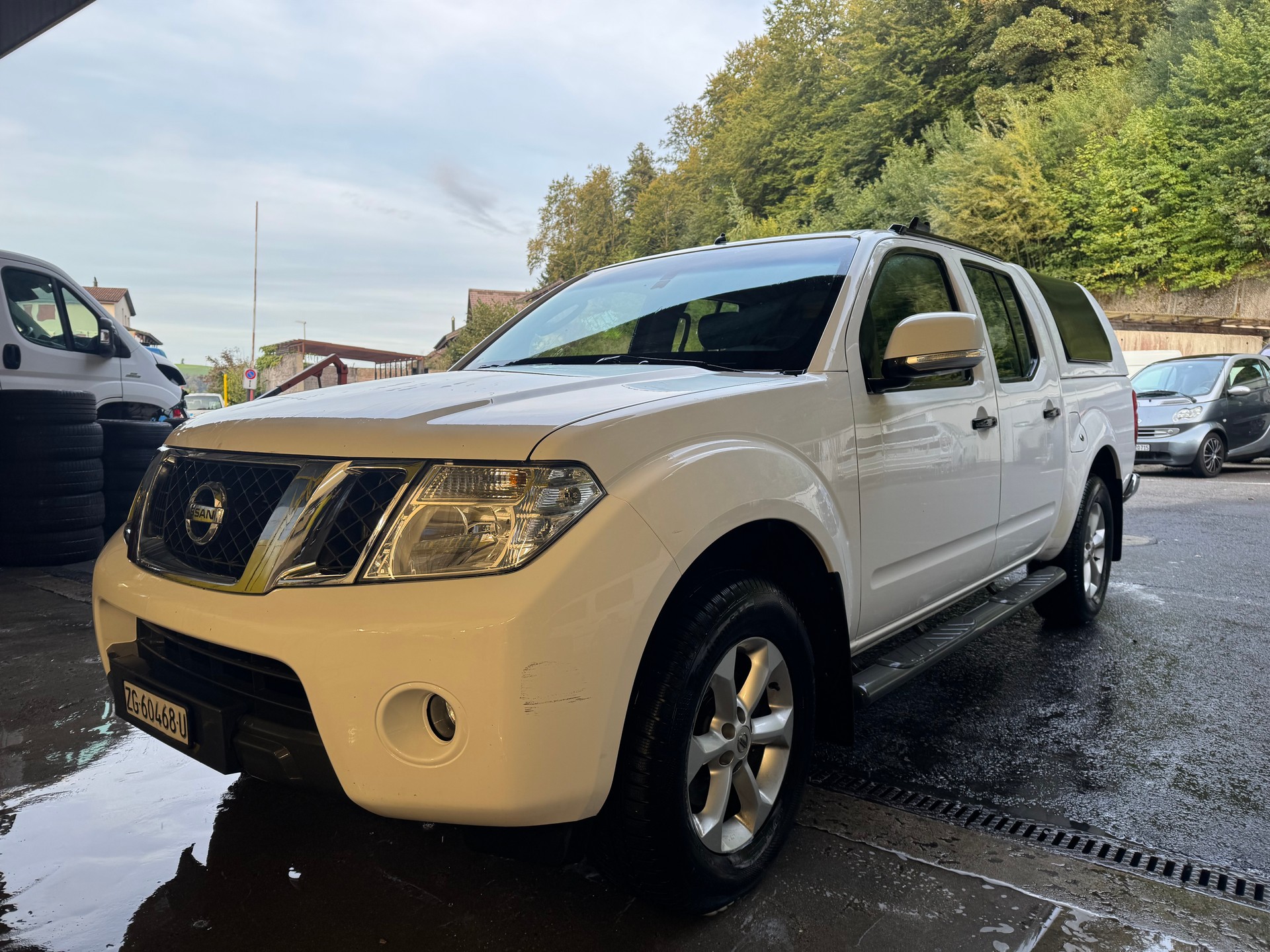 NISSAN Navara Double Cab SE 2.5 dCi 4WD Automat-image-0