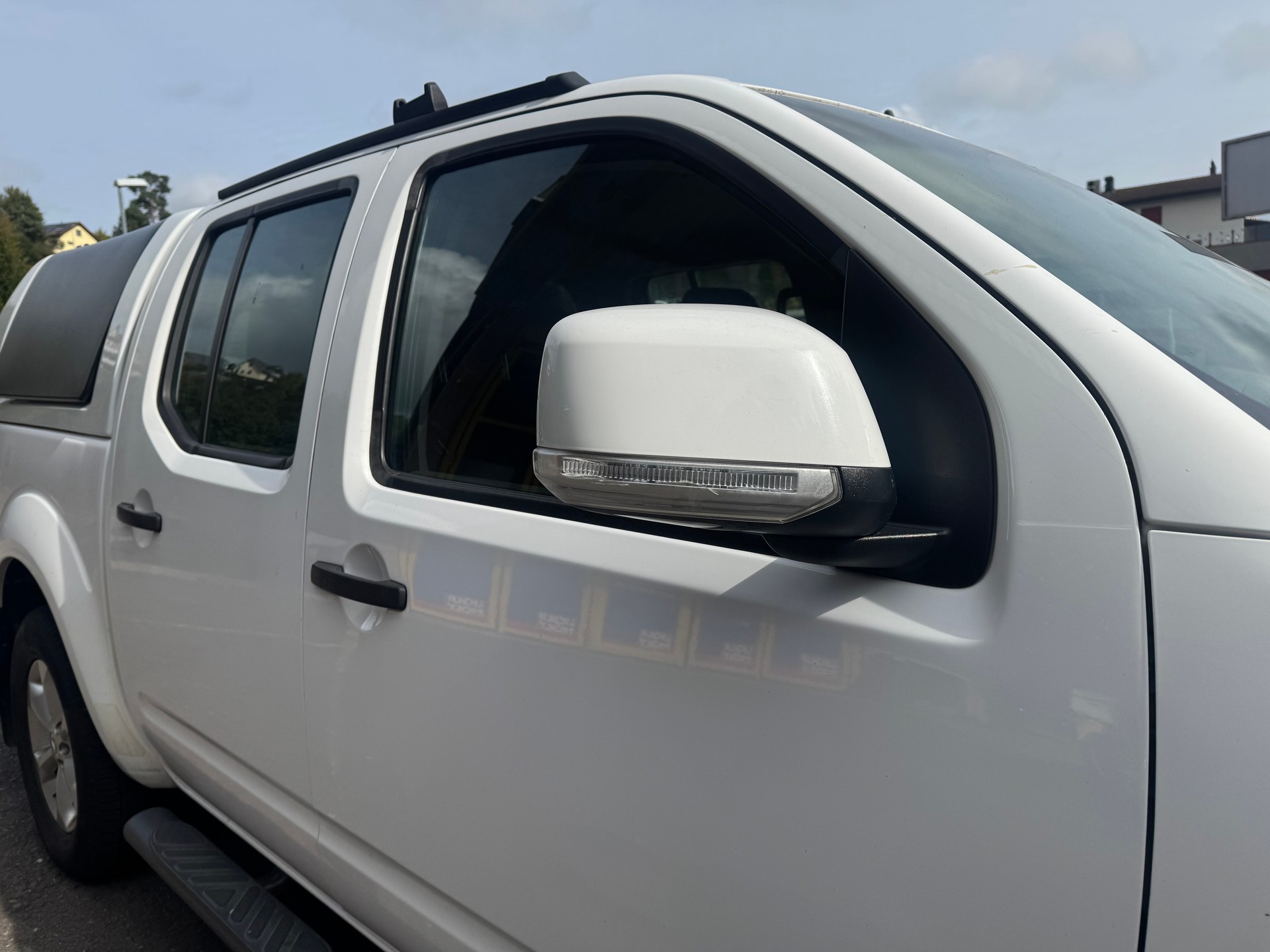 NISSAN Navara Double Cab SE 2.5 dCi 4WD Automat-image-16