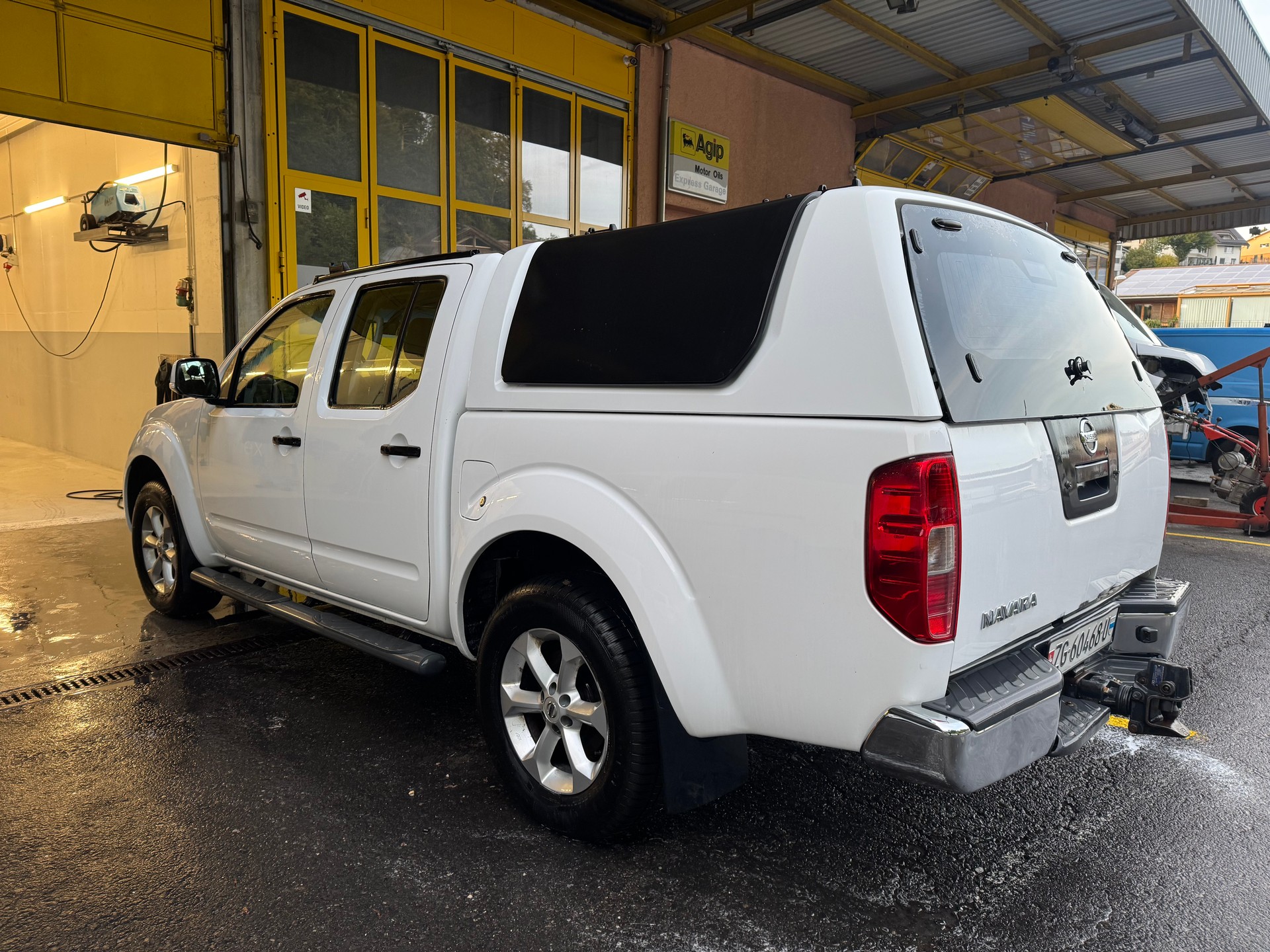 NISSAN Navara Double Cab SE 2.5 dCi 4WD Automat-image-6