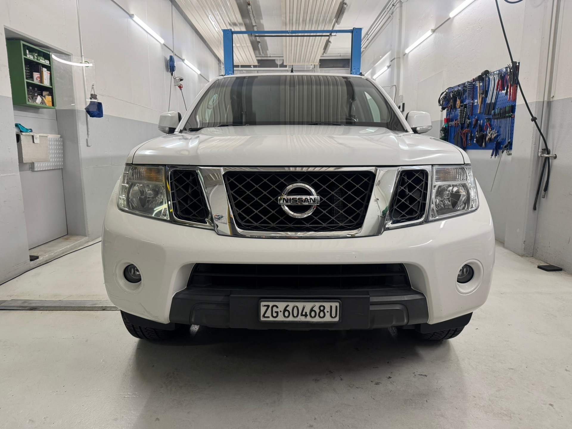 NISSAN Navara Double Cab SE 2.5 dCi 4WD Automat-image-1