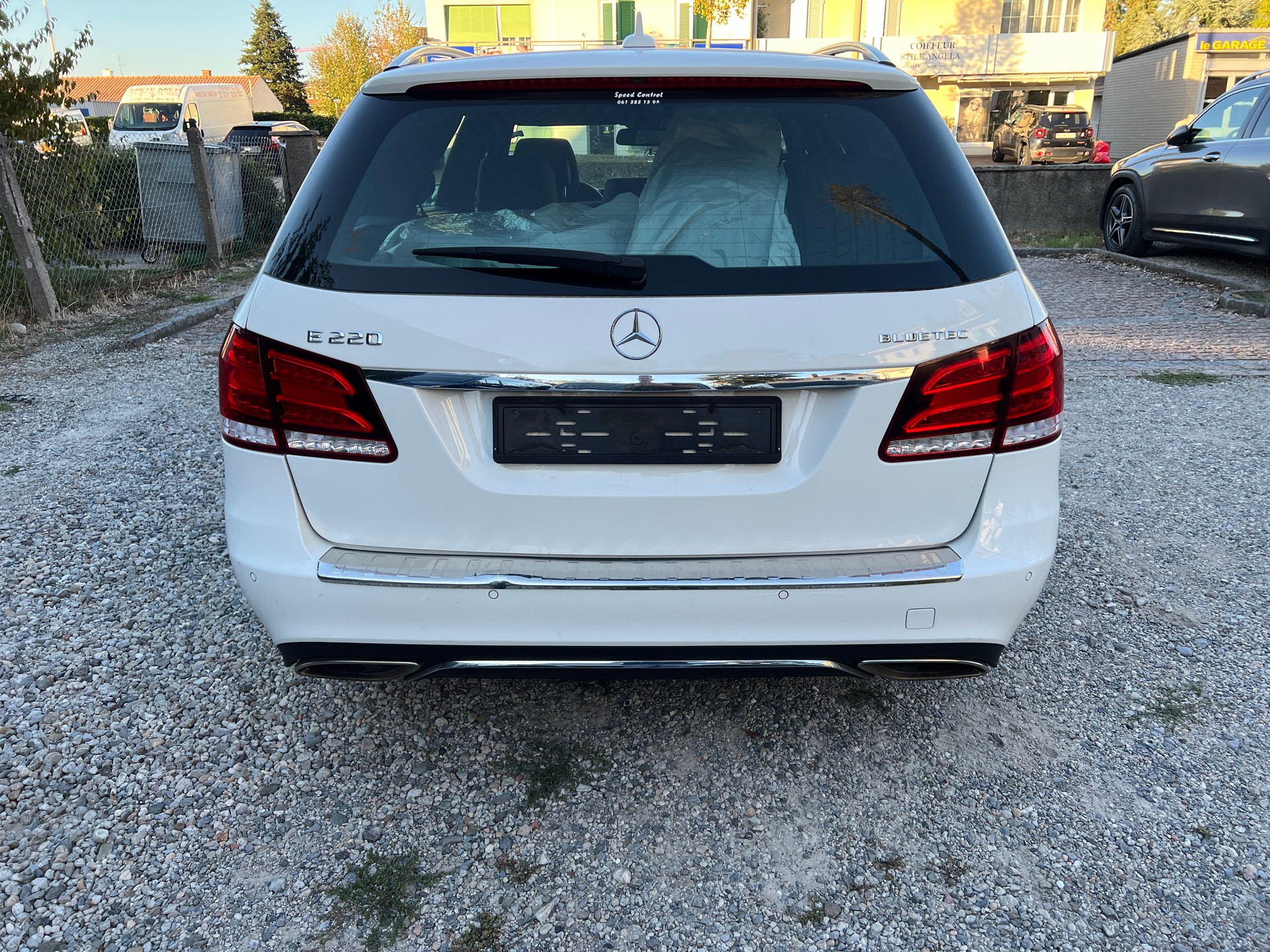 MERCEDES-BENZ E 220 BlueTEC Avantgarde 9G-Tronic-image-5