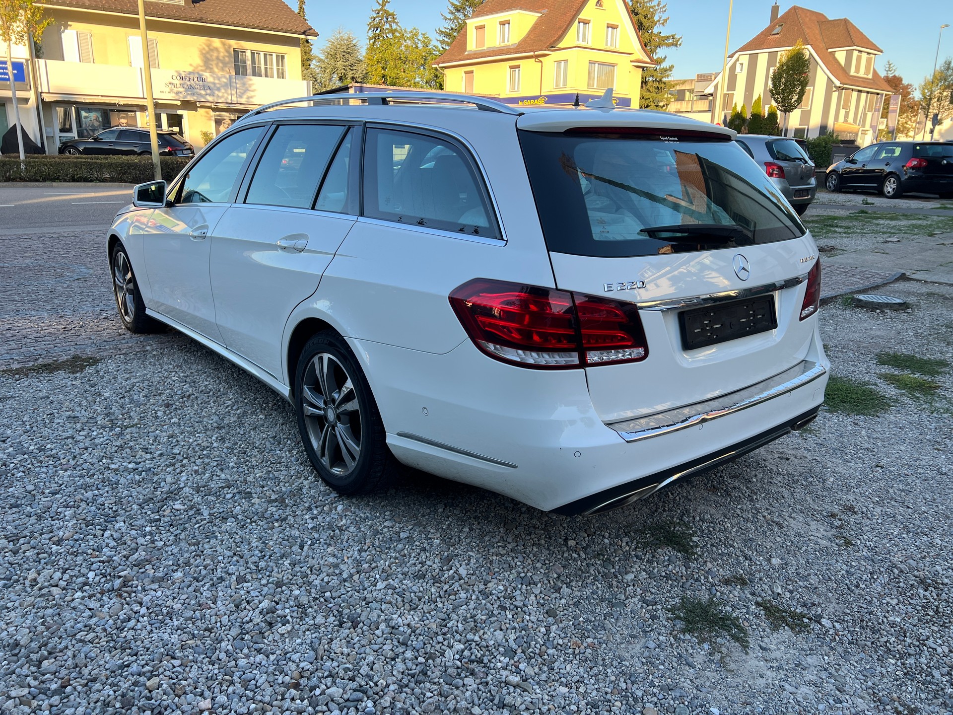 MERCEDES-BENZ E 220 BlueTEC Avantgarde 9G-Tronic-image-1