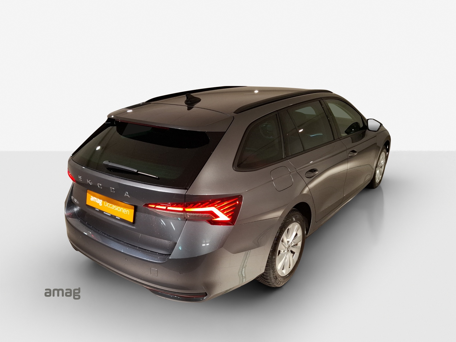 SKODA Octavia Combi 1.5 TSI mHEV DSG Dynamic-image-14