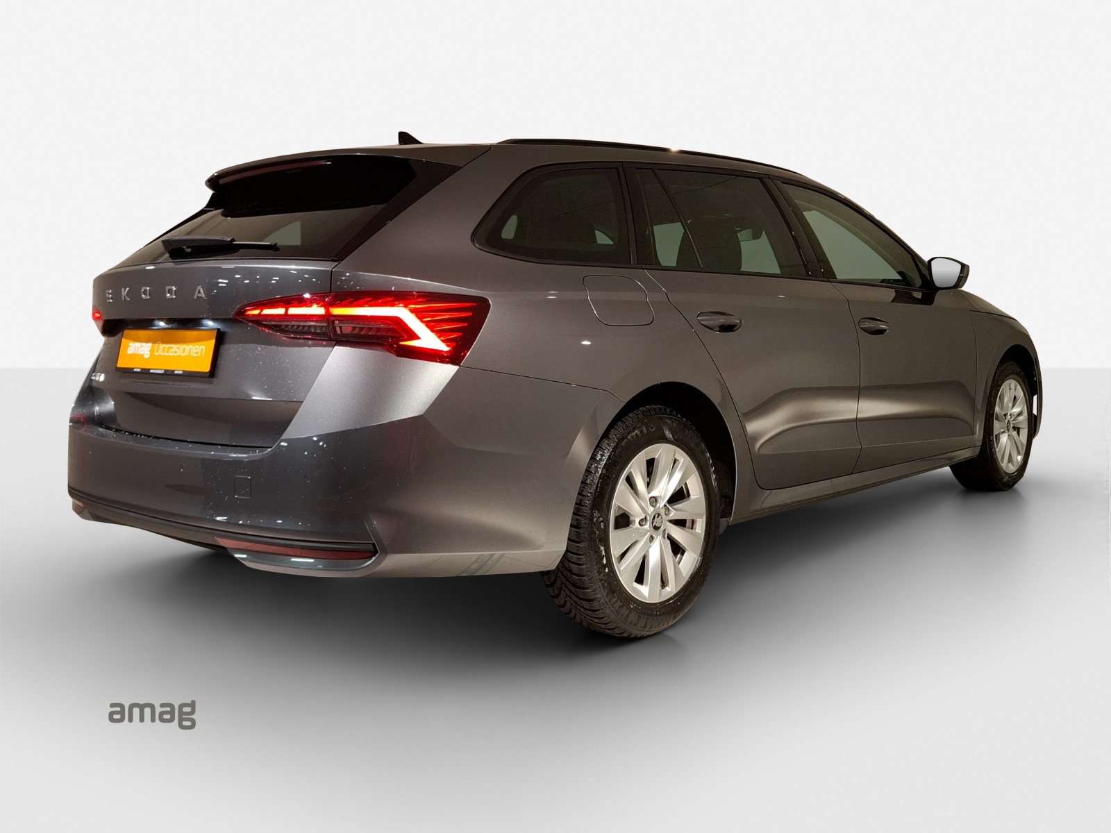 SKODA Octavia Combi 1.5 TSI mHEV DSG Dynamic-image-4