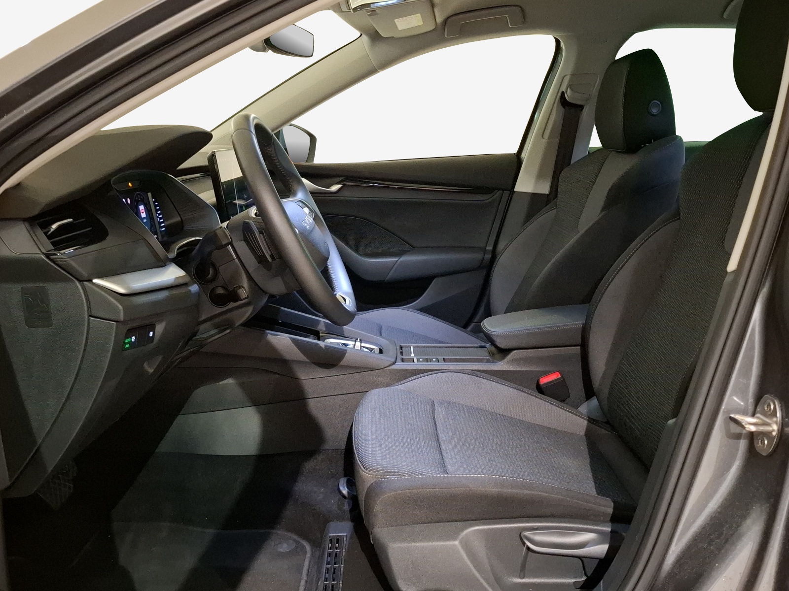 SKODA Octavia Combi 1.5 TSI mHEV DSG Dynamic-image-7