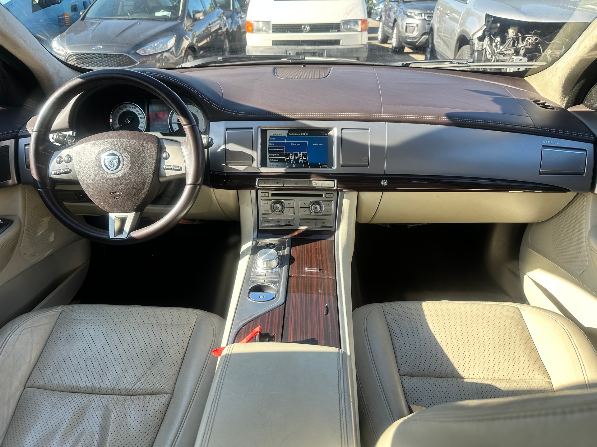 JAGUAR XF 3.0d S V6 Premium Luxury-image-10