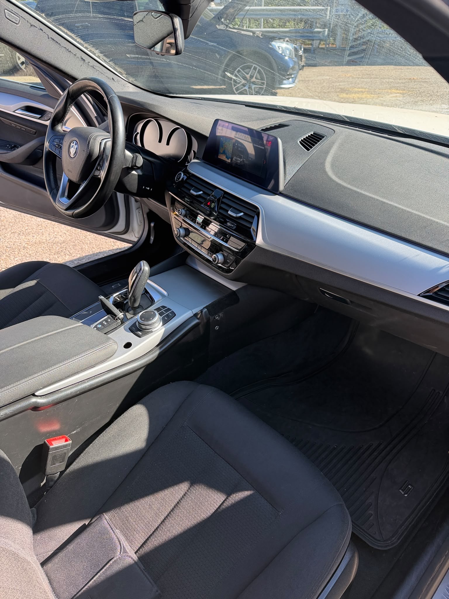 BMW 530 X Drive-image-8