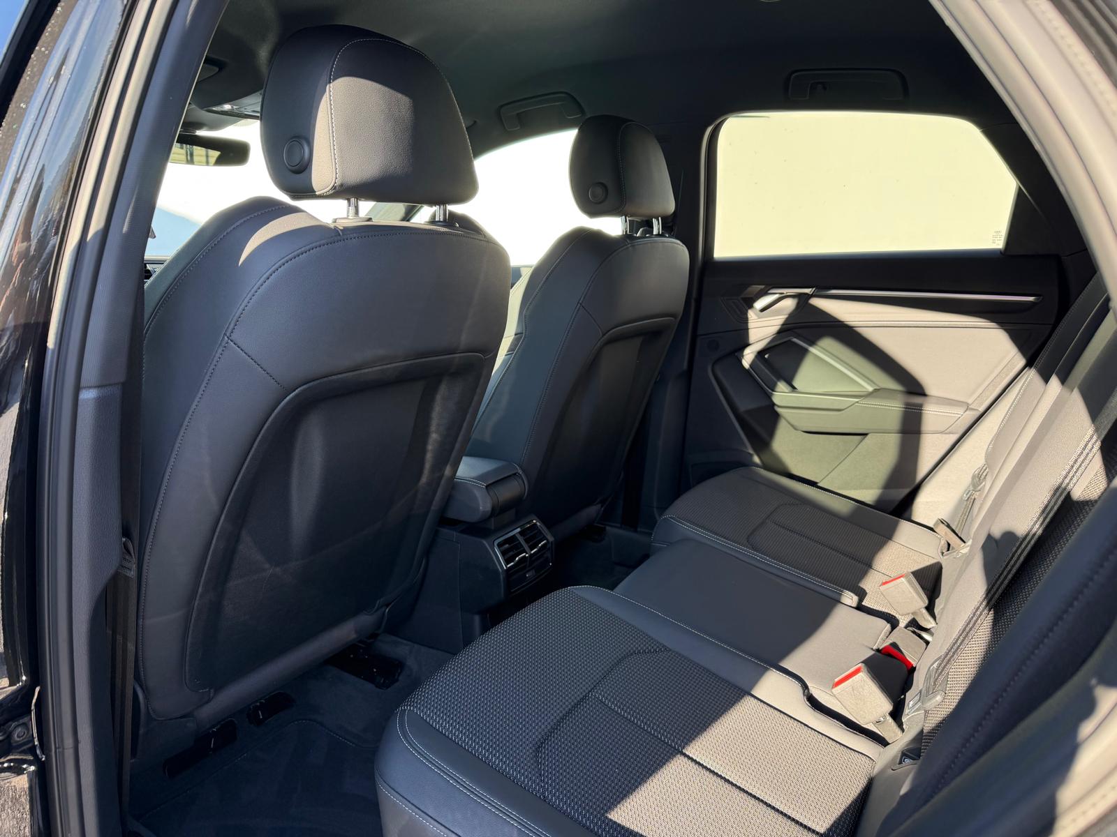 AUDI Q3 Sportback 40 TFSI S line quattro S-tronic-image-8