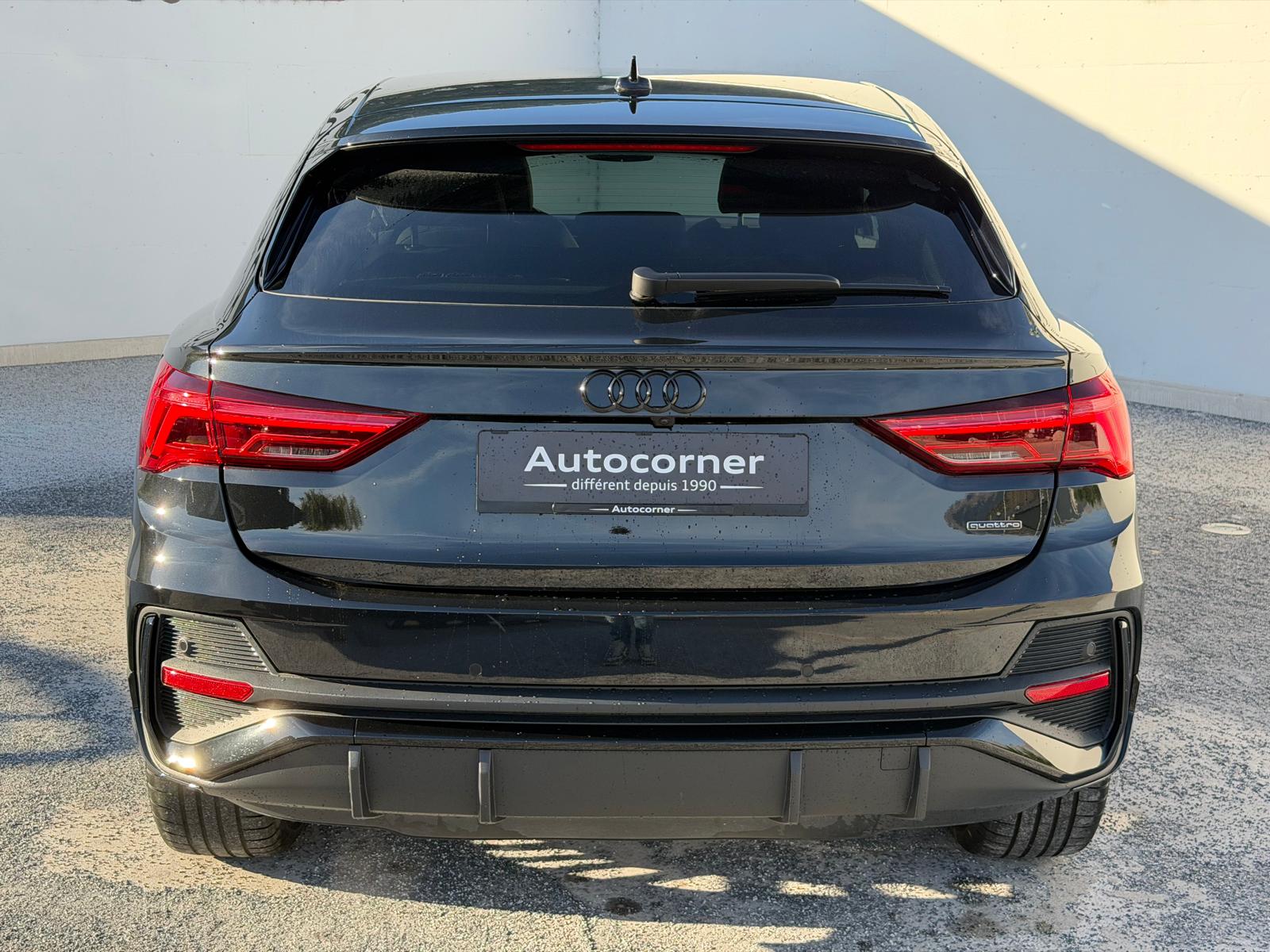 AUDI Q3 Sportback 40 TFSI S line quattro S-tronic-image-4