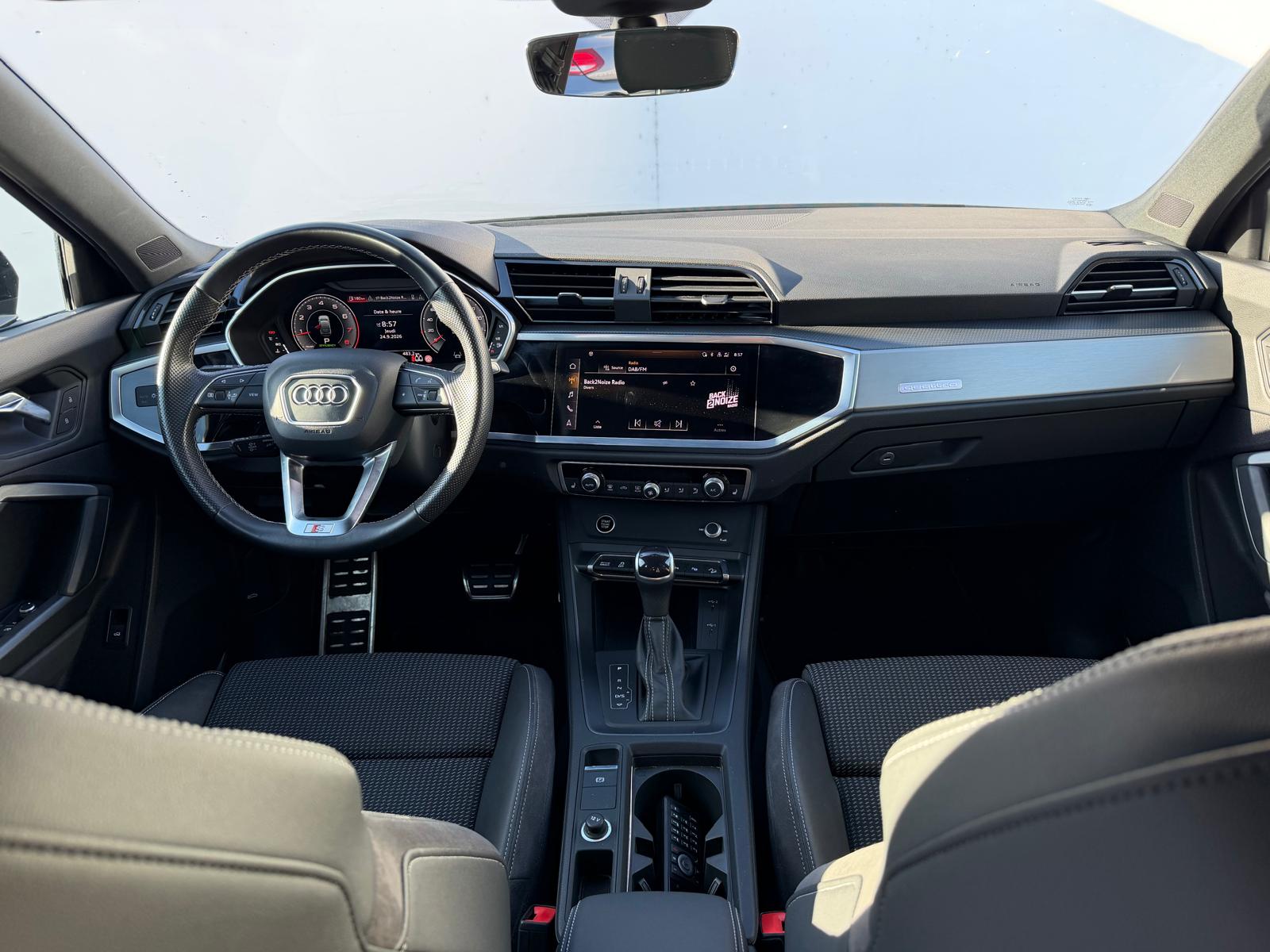 AUDI Q3 Sportback 40 TFSI S line quattro S-tronic-image-9
