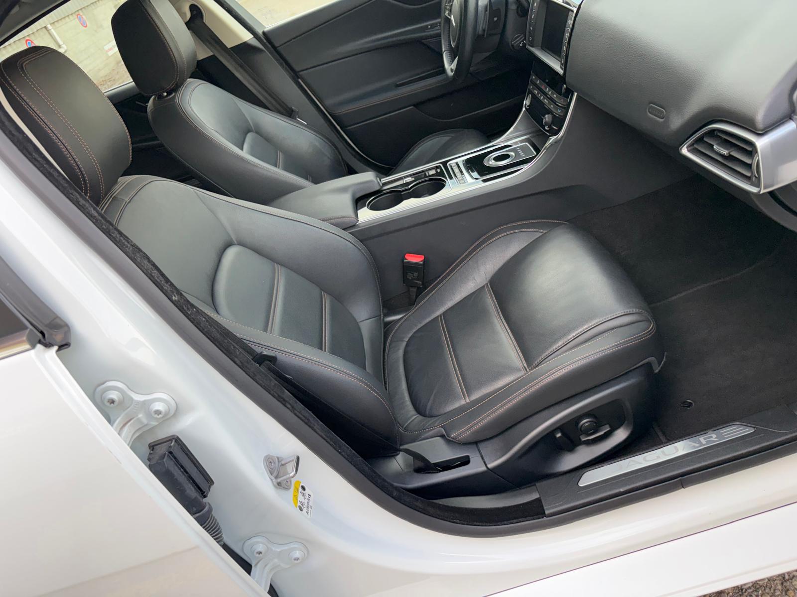 JAGUAR XE E-Performance 20d Prestige Automat MFK 09.2026-image-9