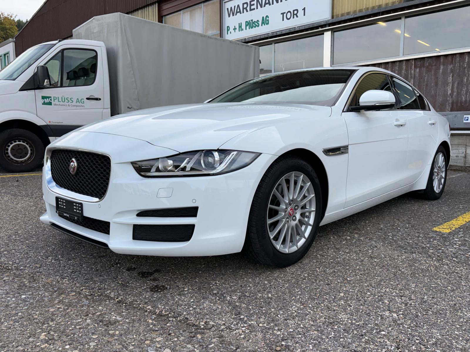 JAGUAR XE E-Performance 20d Prestige Automat MFK 09.2026-image-3