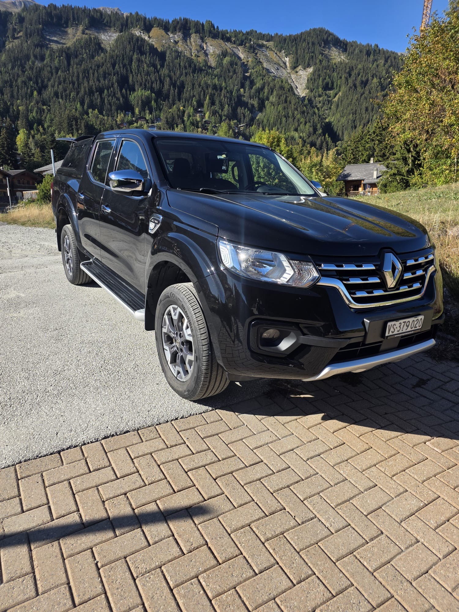 RENAULT 2.3 dCi 190 TwinTurbo Zen 4x4-image-2