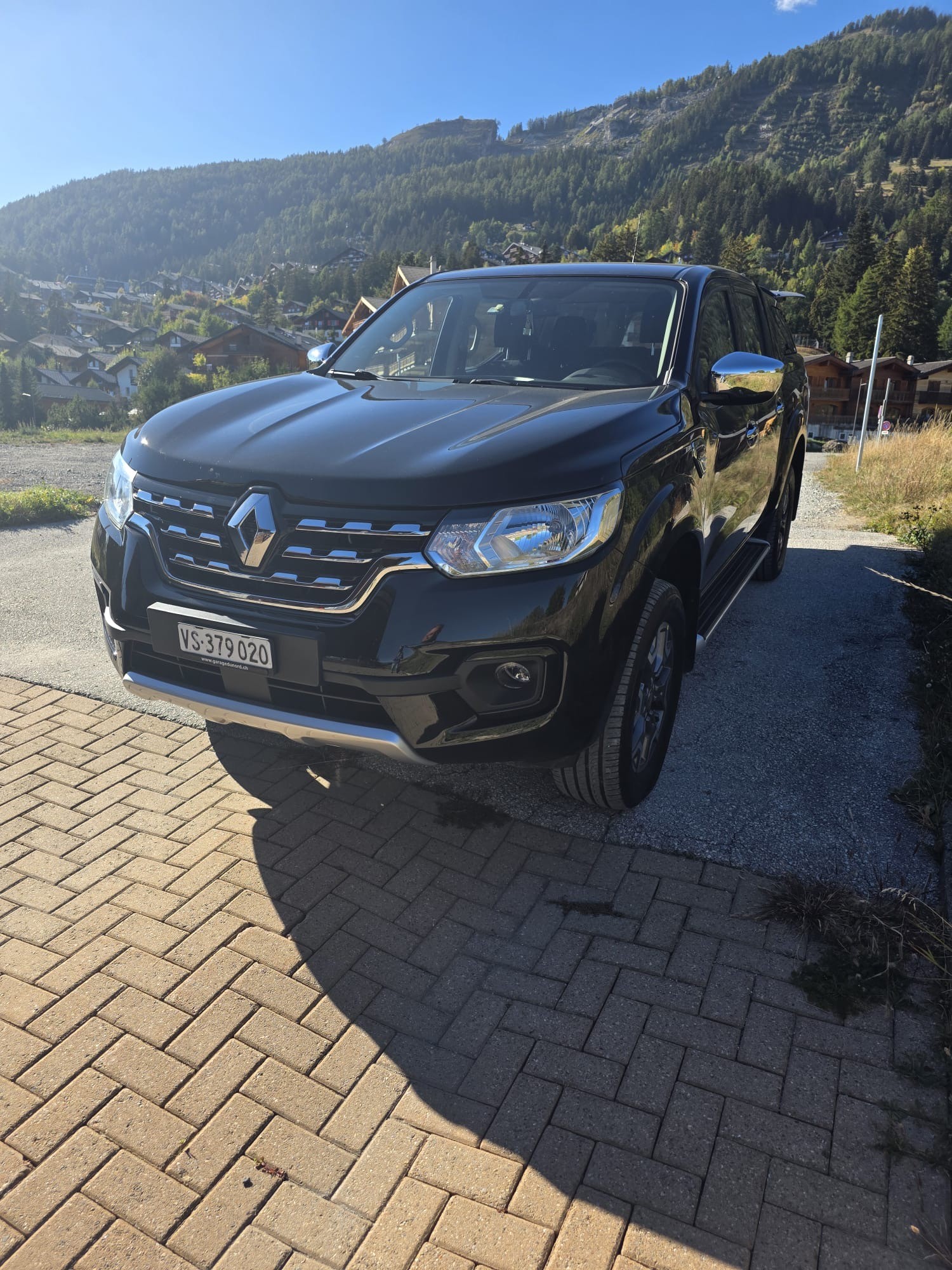 RENAULT 2.3 dCi 190 TwinTurbo Zen 4x4-image-1