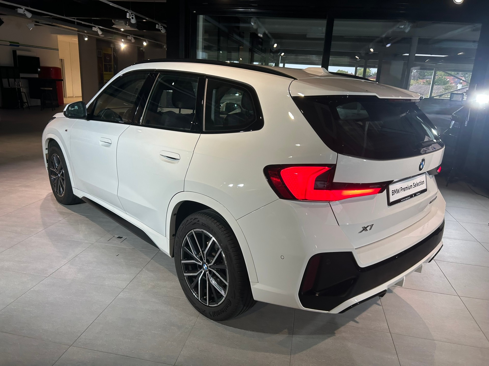 BMW X1 sDrive 20i 48V M Sport-image-8