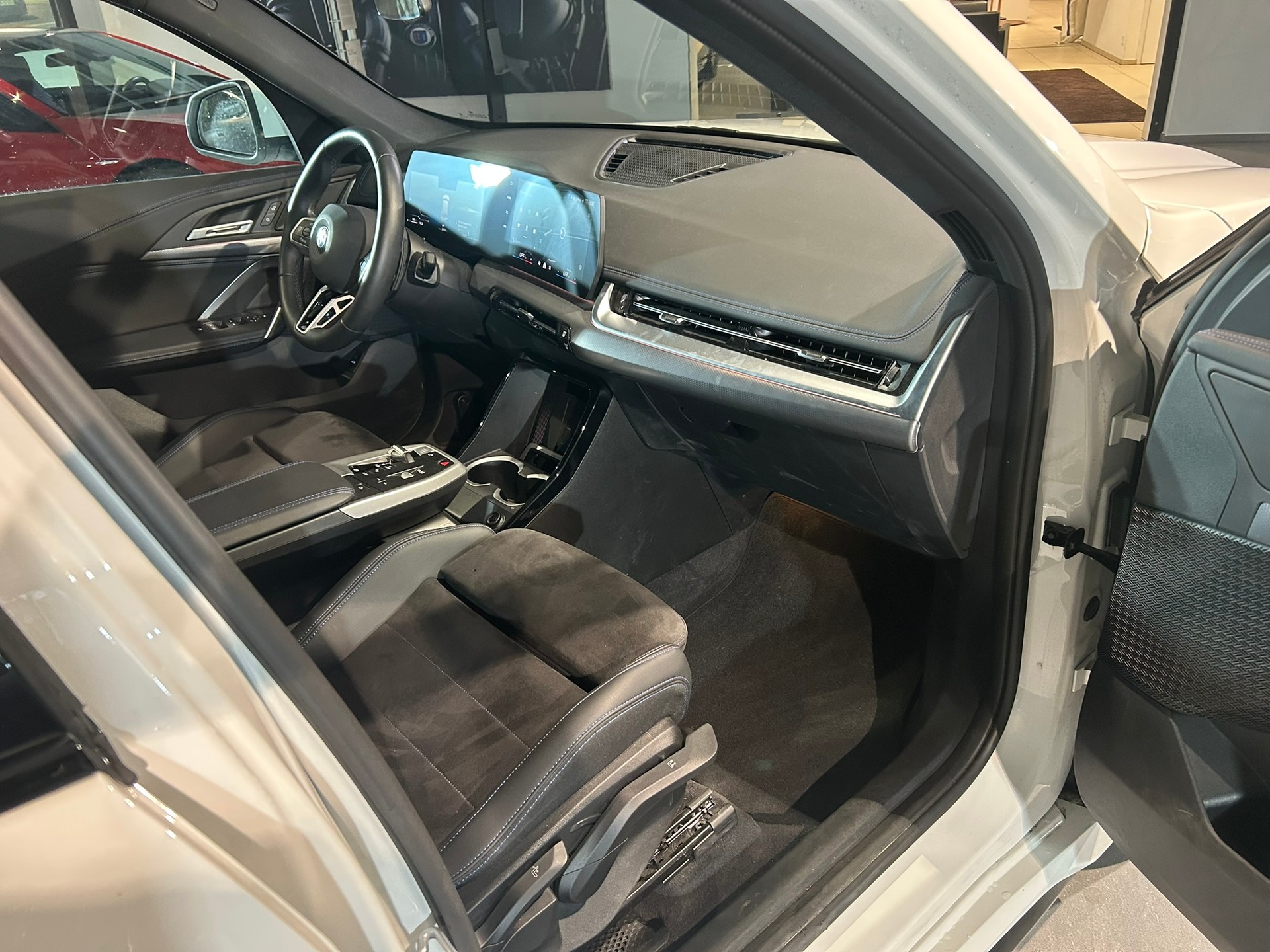 BMW X1 sDrive 20i 48V M Sport-image-20