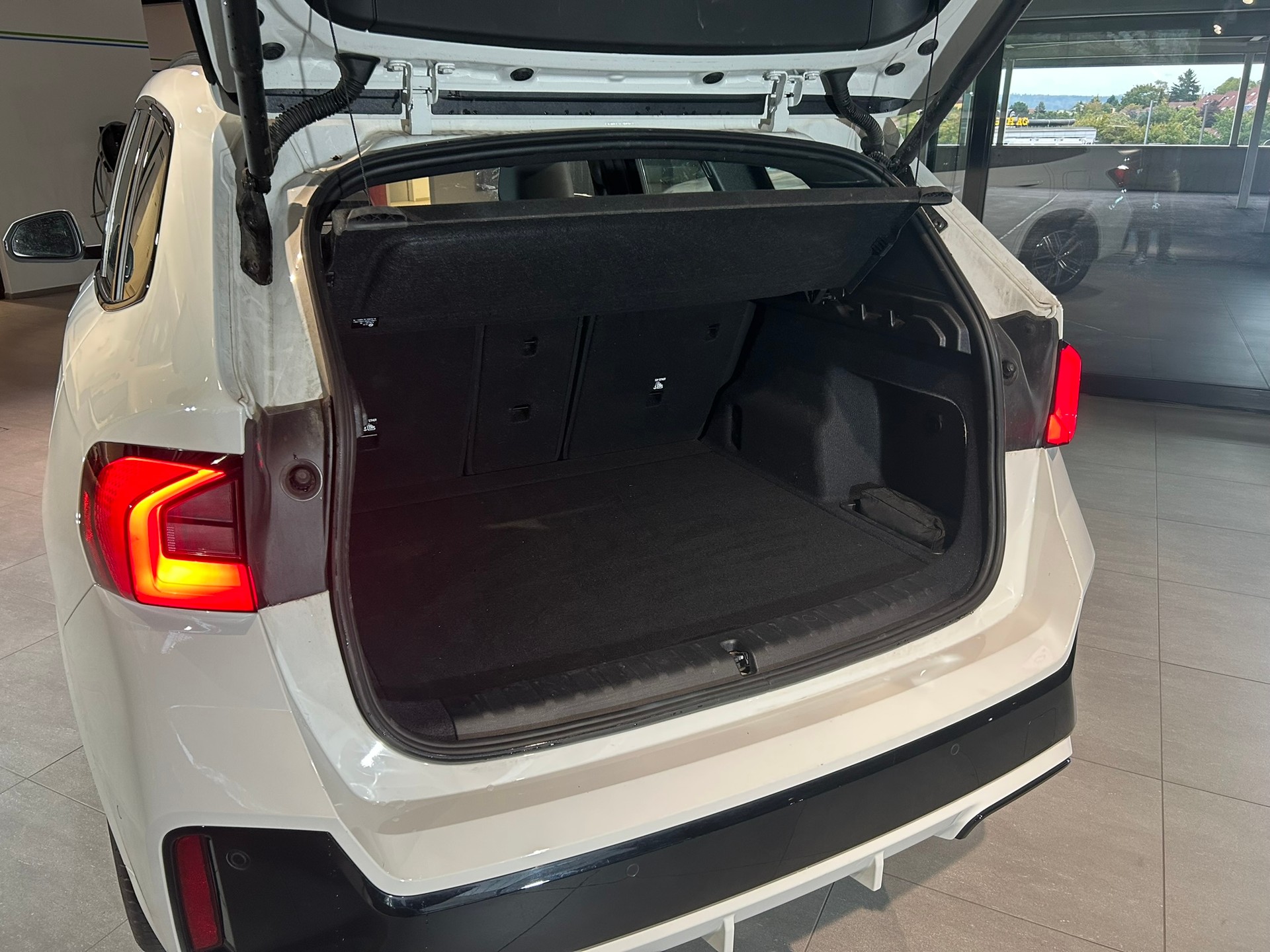 BMW X1 sDrive 20i 48V M Sport-image-14