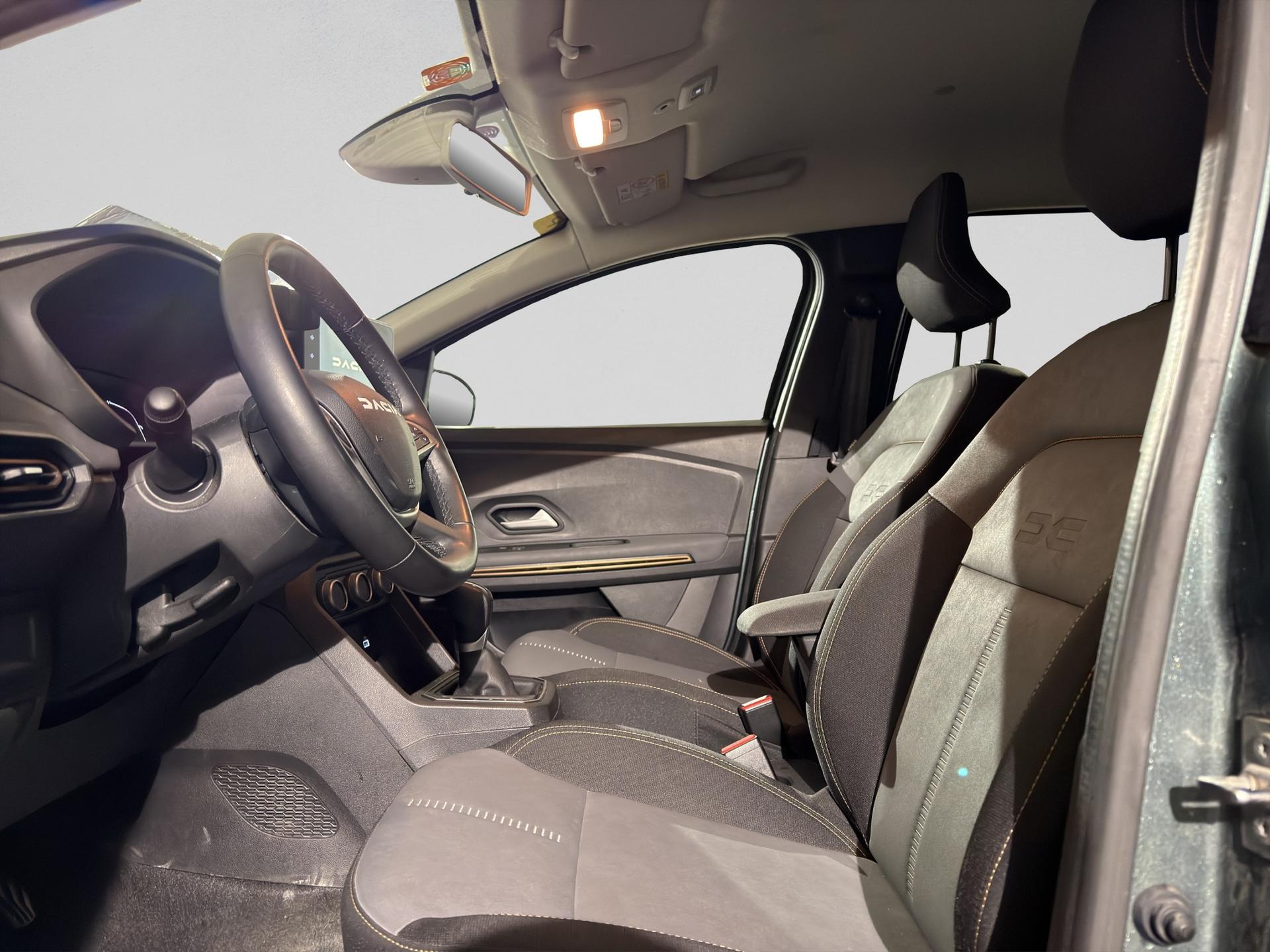 DACIA Jogger HEV 140 Extreme-image-8