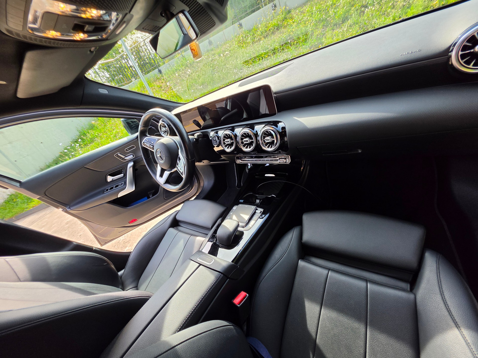 MERCEDES-BENZ A 250 e Progressive-image-4