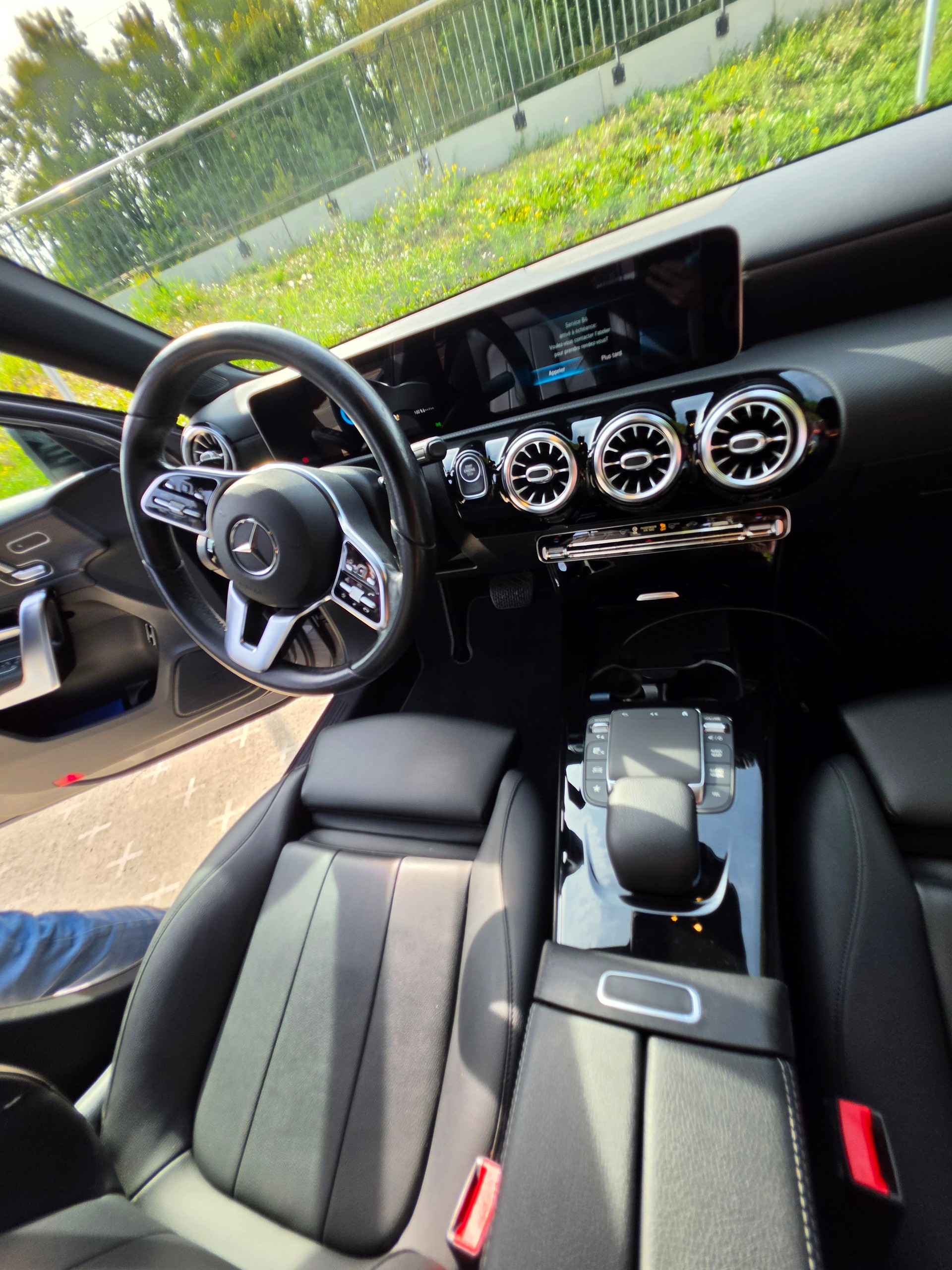 MERCEDES-BENZ A 250 e Progressive-image-5