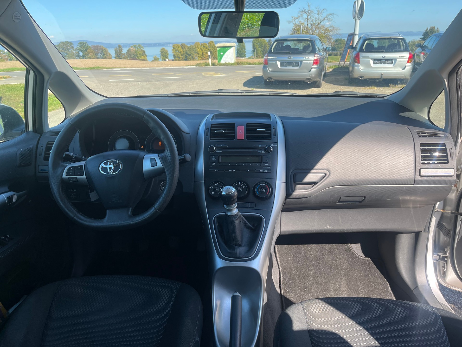 TOYOTA Auris 1.6 Linea Sol-image-9