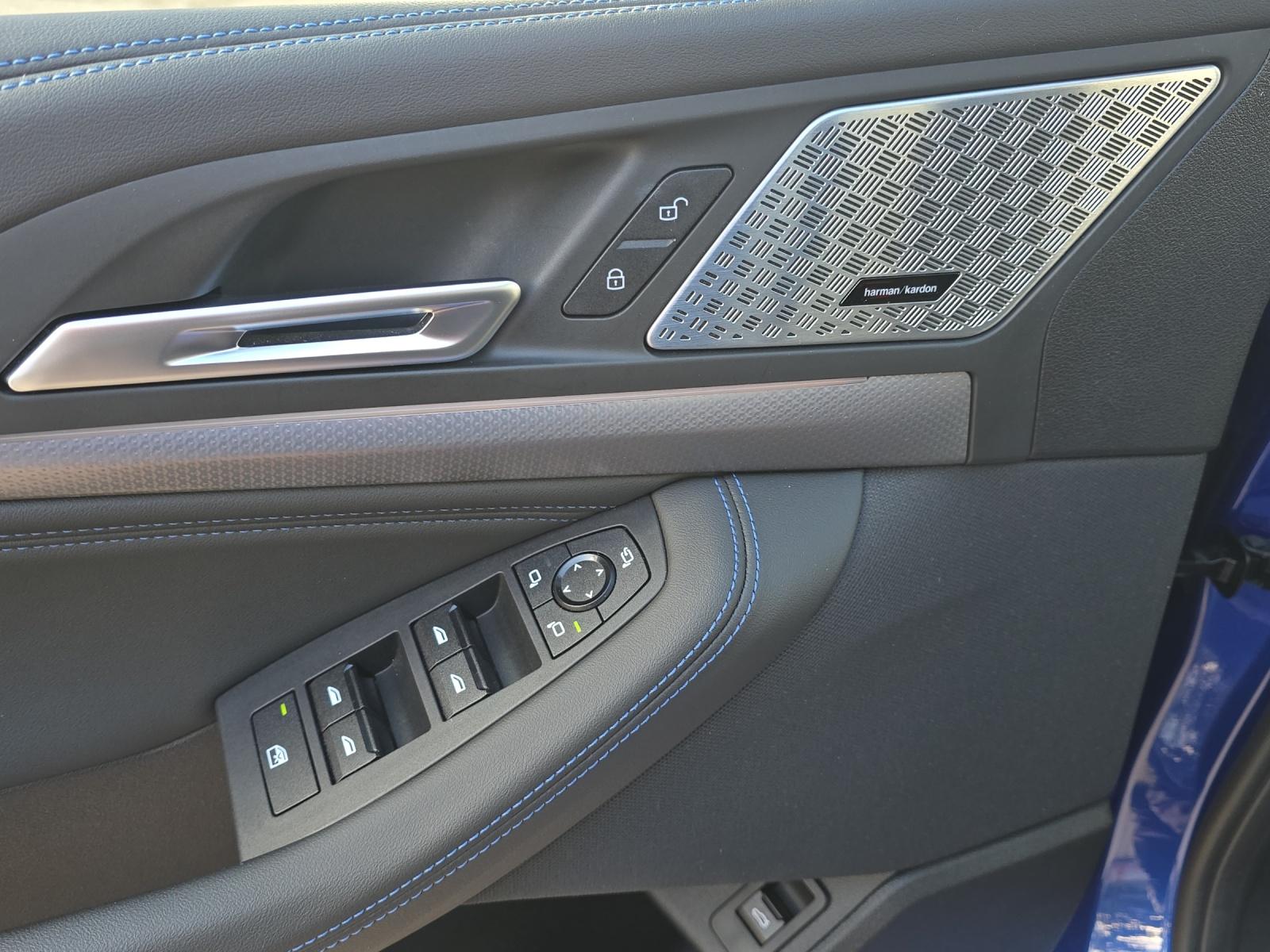 BMW 220i Active Tourer M Sport-image-19