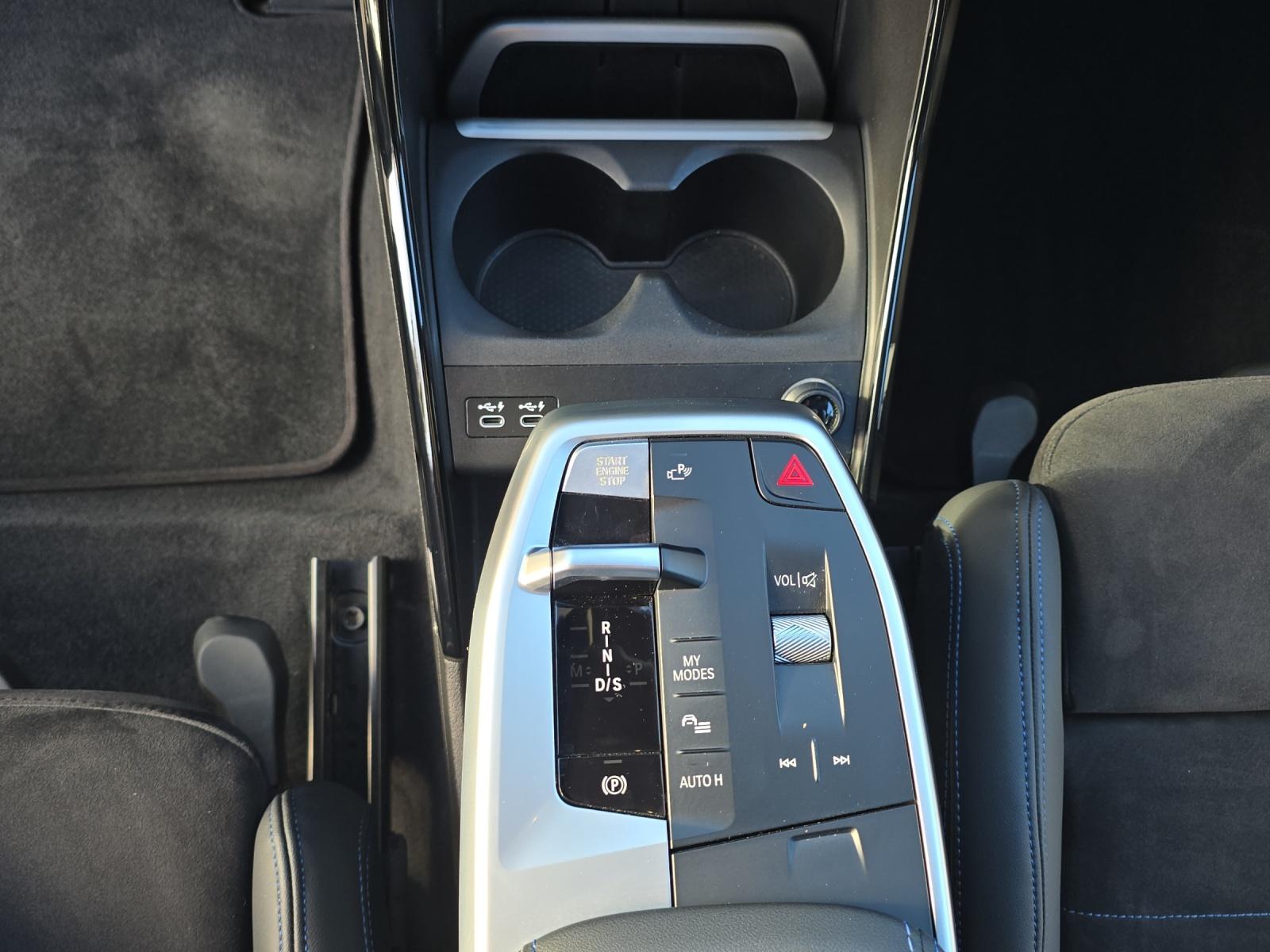 BMW 220i Active Tourer M Sport-image-18