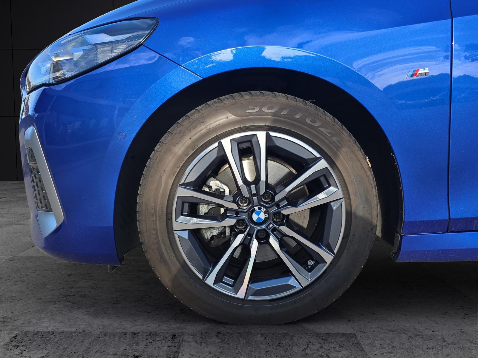 BMW 220i Active Tourer M Sport-image-4