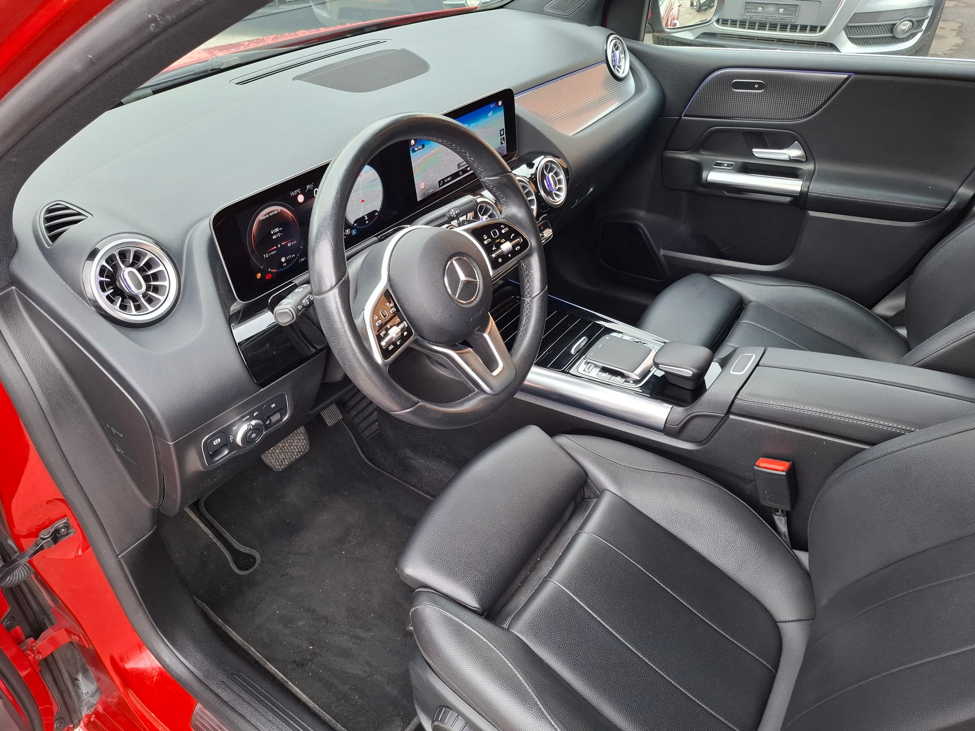 MERCEDES-BENZ B 220 4Matic AMG Line 7G-DCT-image-7