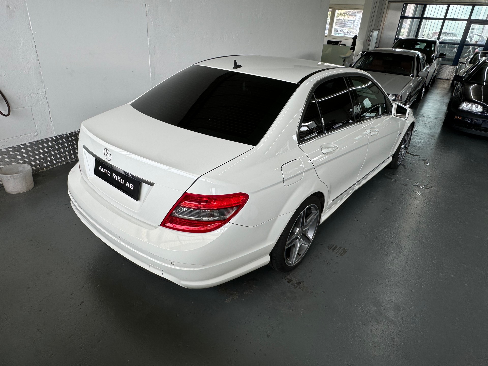 MERCEDES-BENZ C 180 CGI BlueEfficiency My Star Automatic-image-6