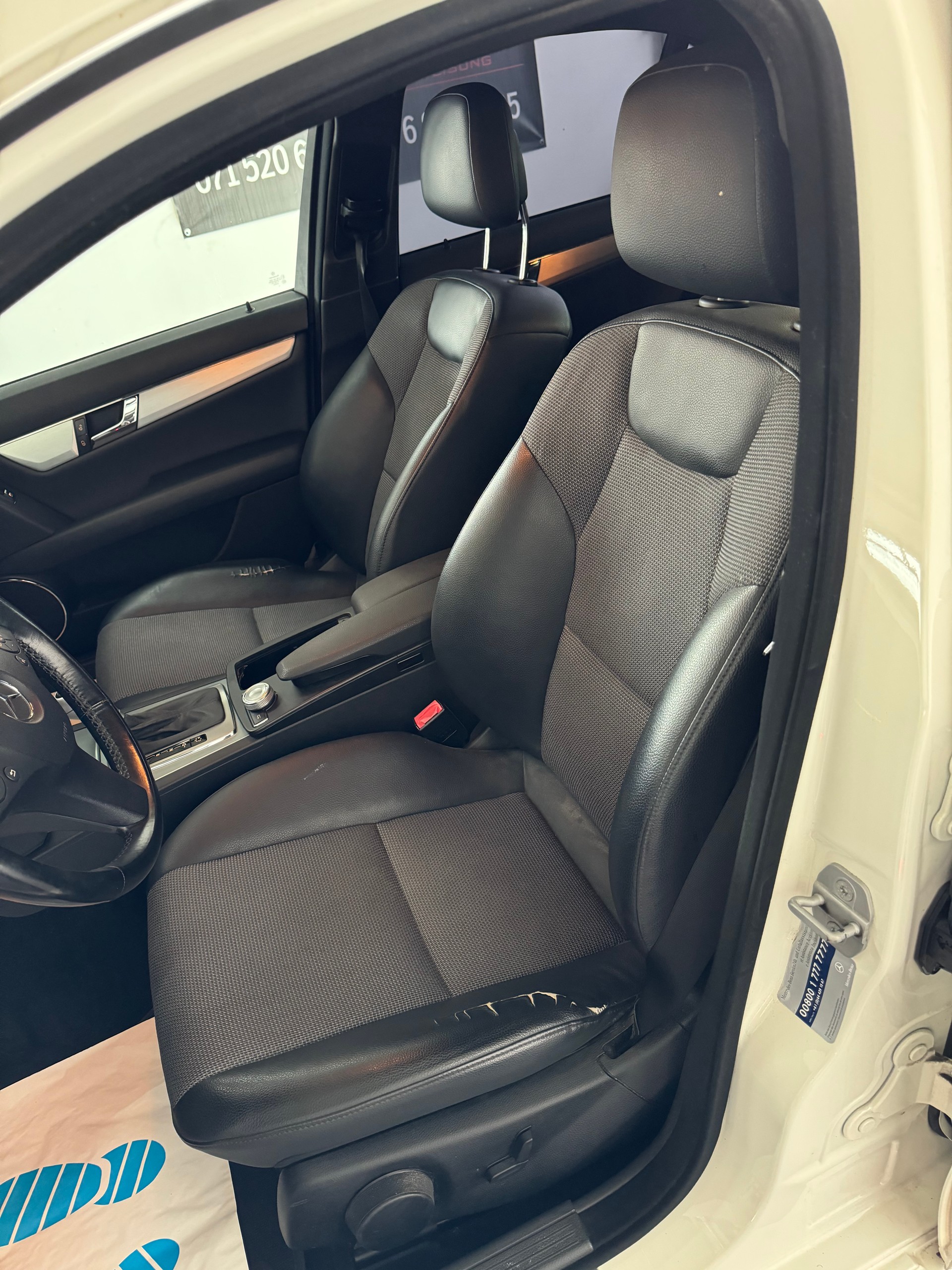 MERCEDES-BENZ C 180 CGI BlueEfficiency My Star Automatic-image-12