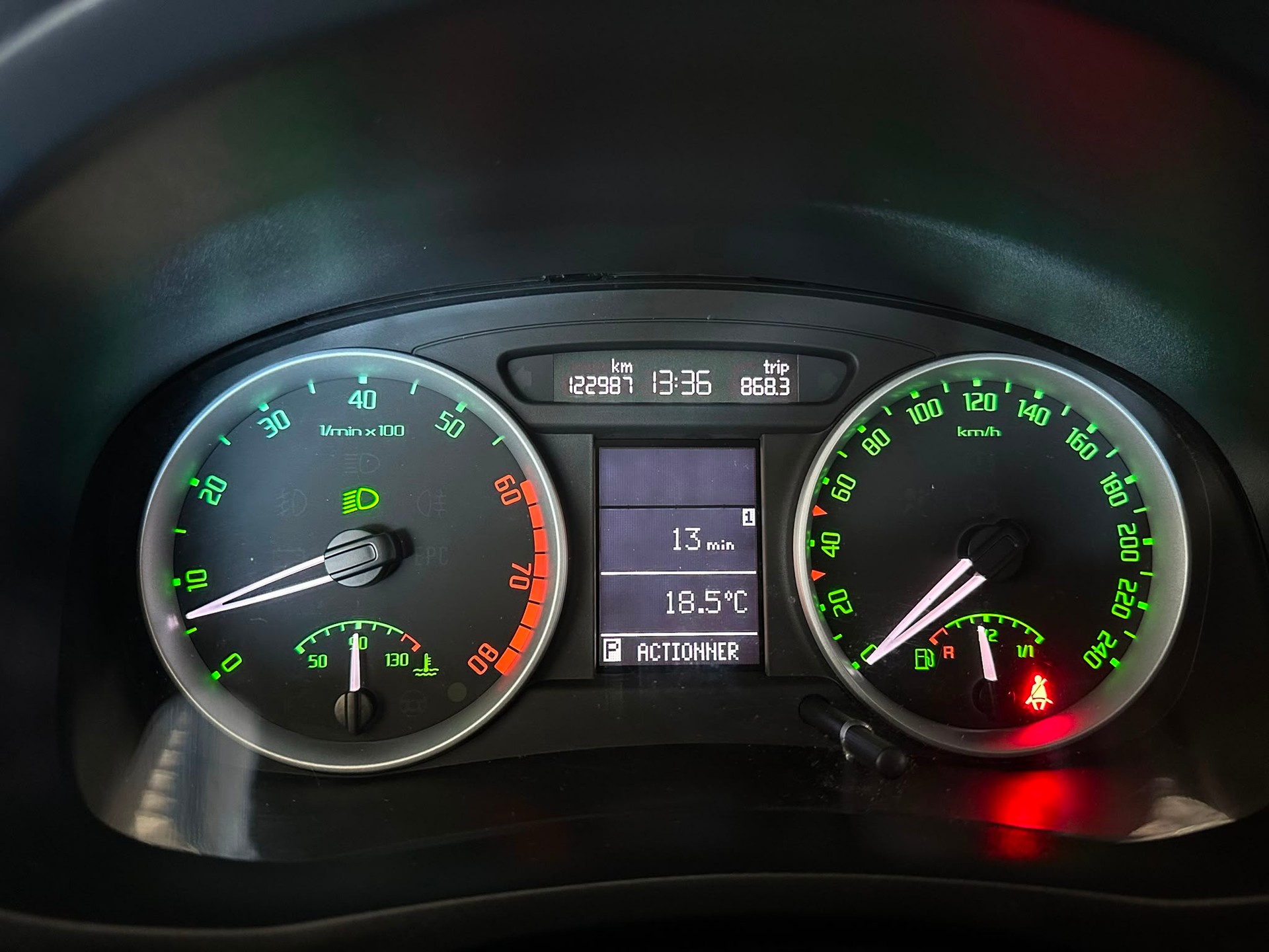 SKODA Fabia 1.6 Elegance Tiptronic-image-7