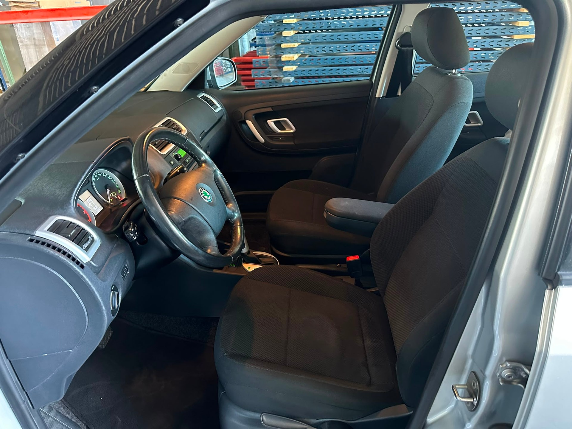 SKODA Fabia 1.6 Elegance Tiptronic-image-10