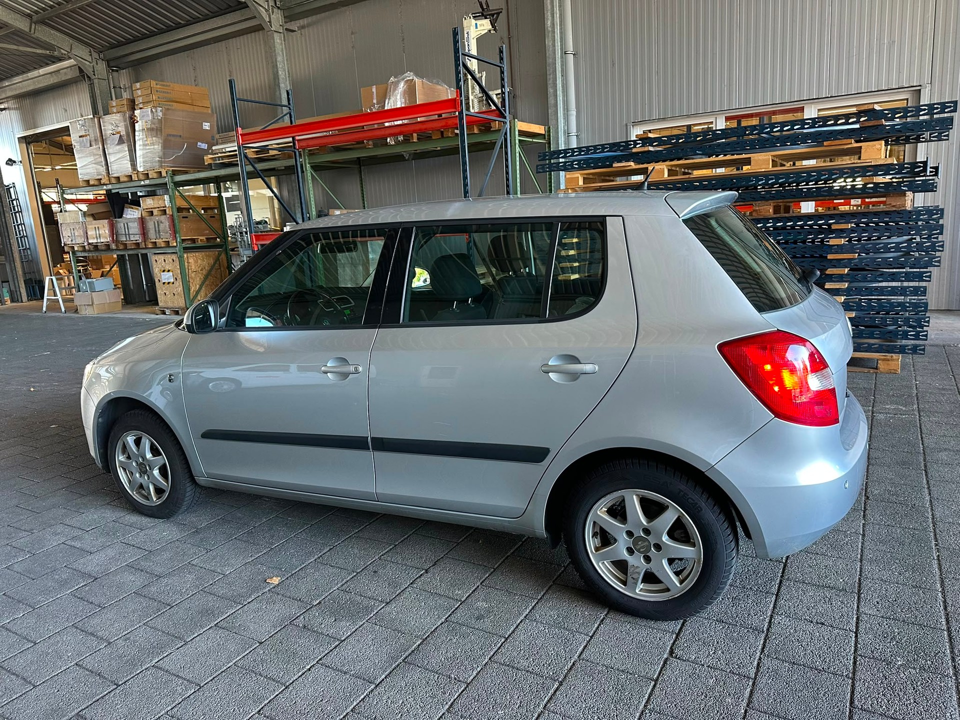 SKODA Fabia 1.6 Elegance Tiptronic-image-2