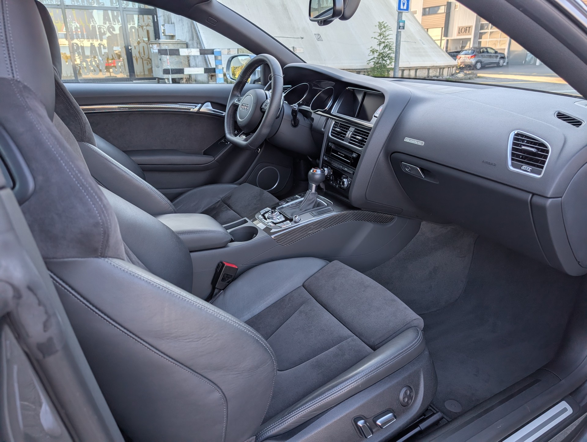 AUDI RS5 4.2 V8 FSI quattro S-Tronic-image-13