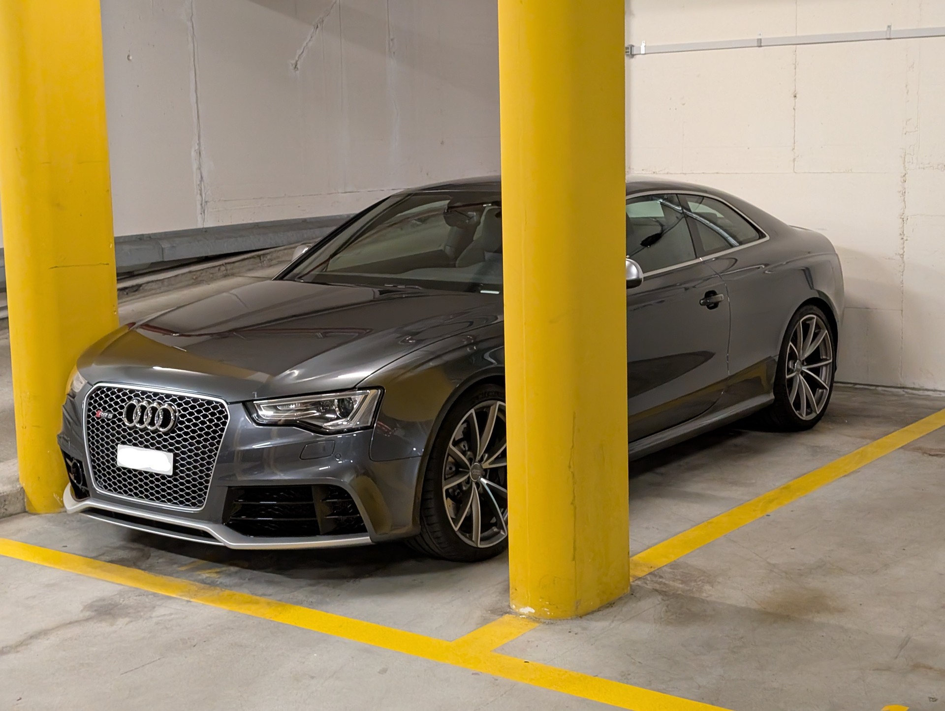 AUDI RS5 4.2 V8 FSI quattro S-Tronic-image-19