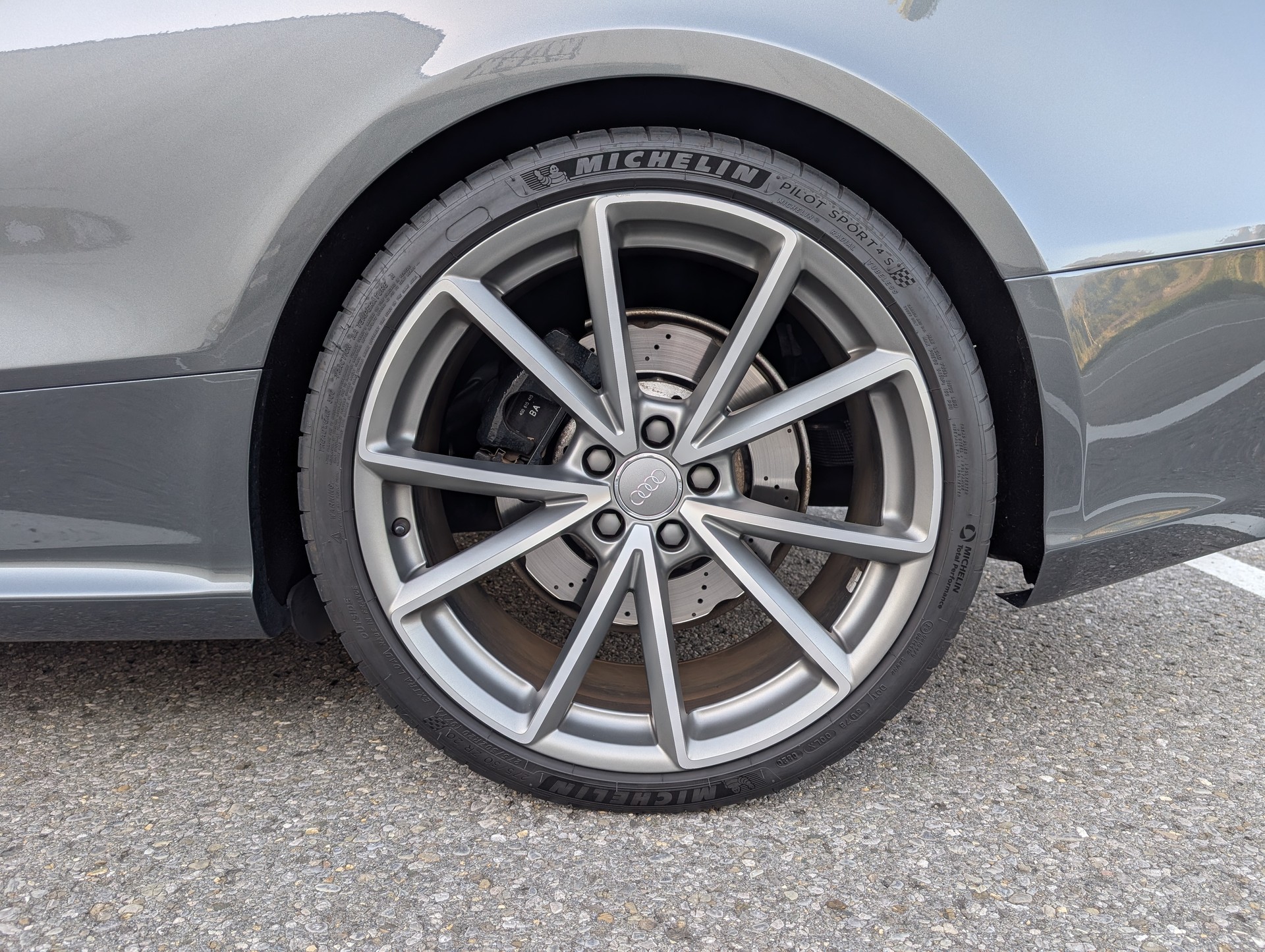 AUDI RS5 4.2 V8 FSI quattro S-Tronic-image-16