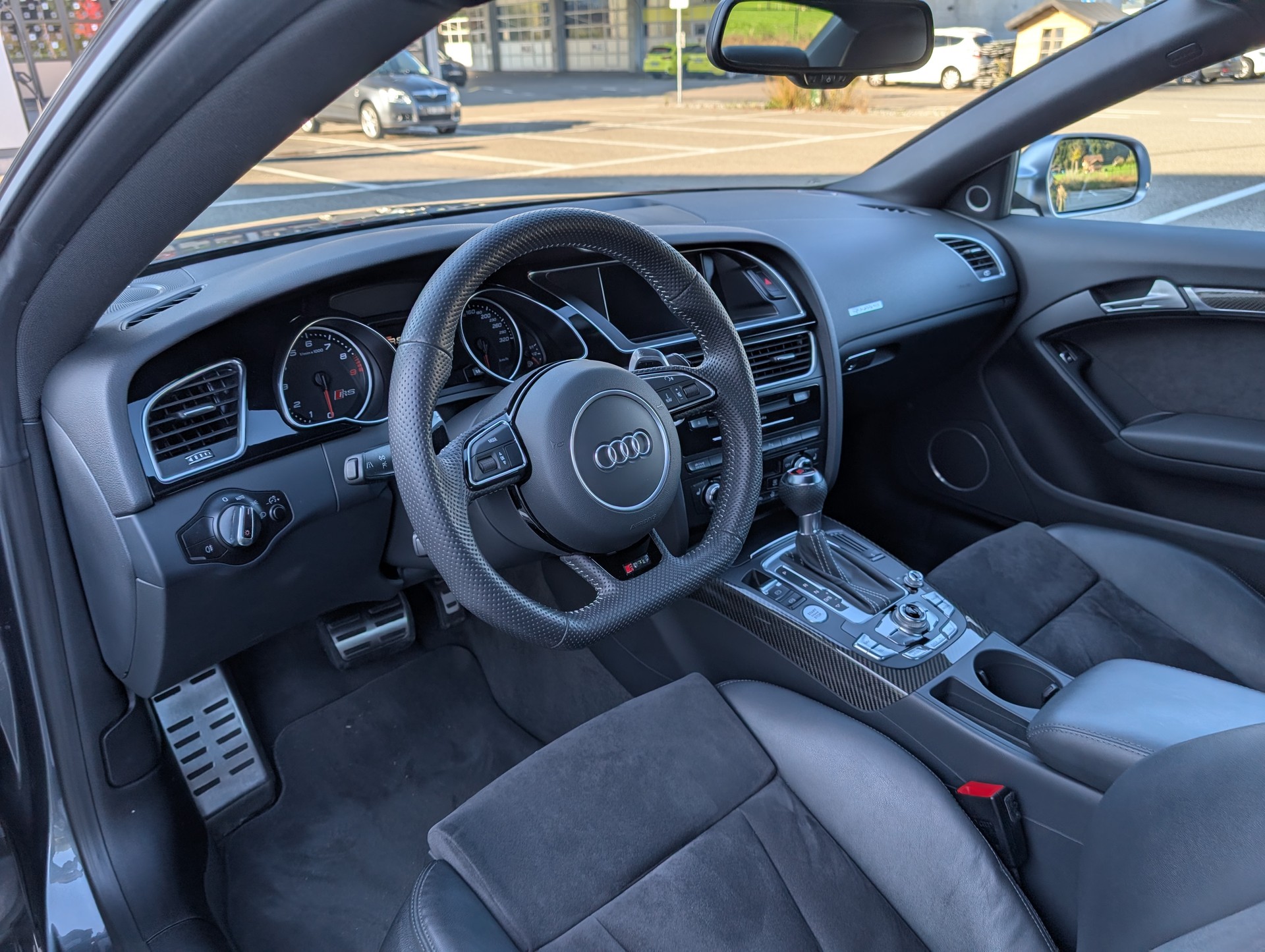 AUDI RS5 4.2 V8 FSI quattro S-Tronic-image-11