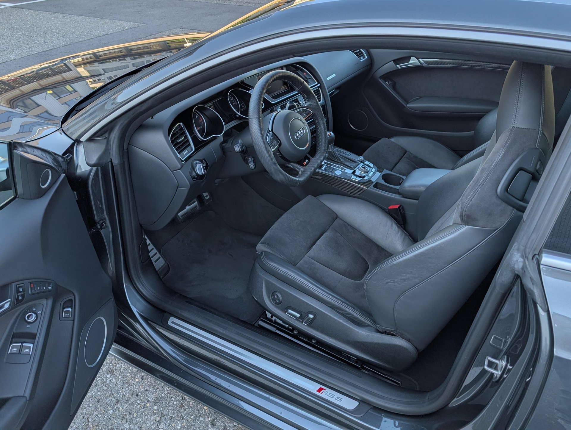 AUDI RS5 4.2 V8 FSI quattro S-Tronic-image-10