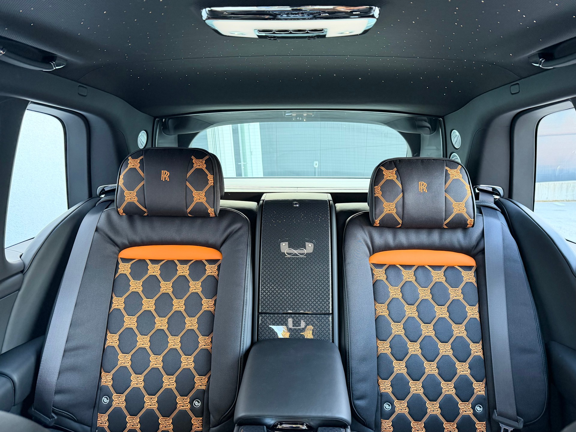 ROLLS-ROYCE Cullinan 6.7 V12 Black Badge-image-13
