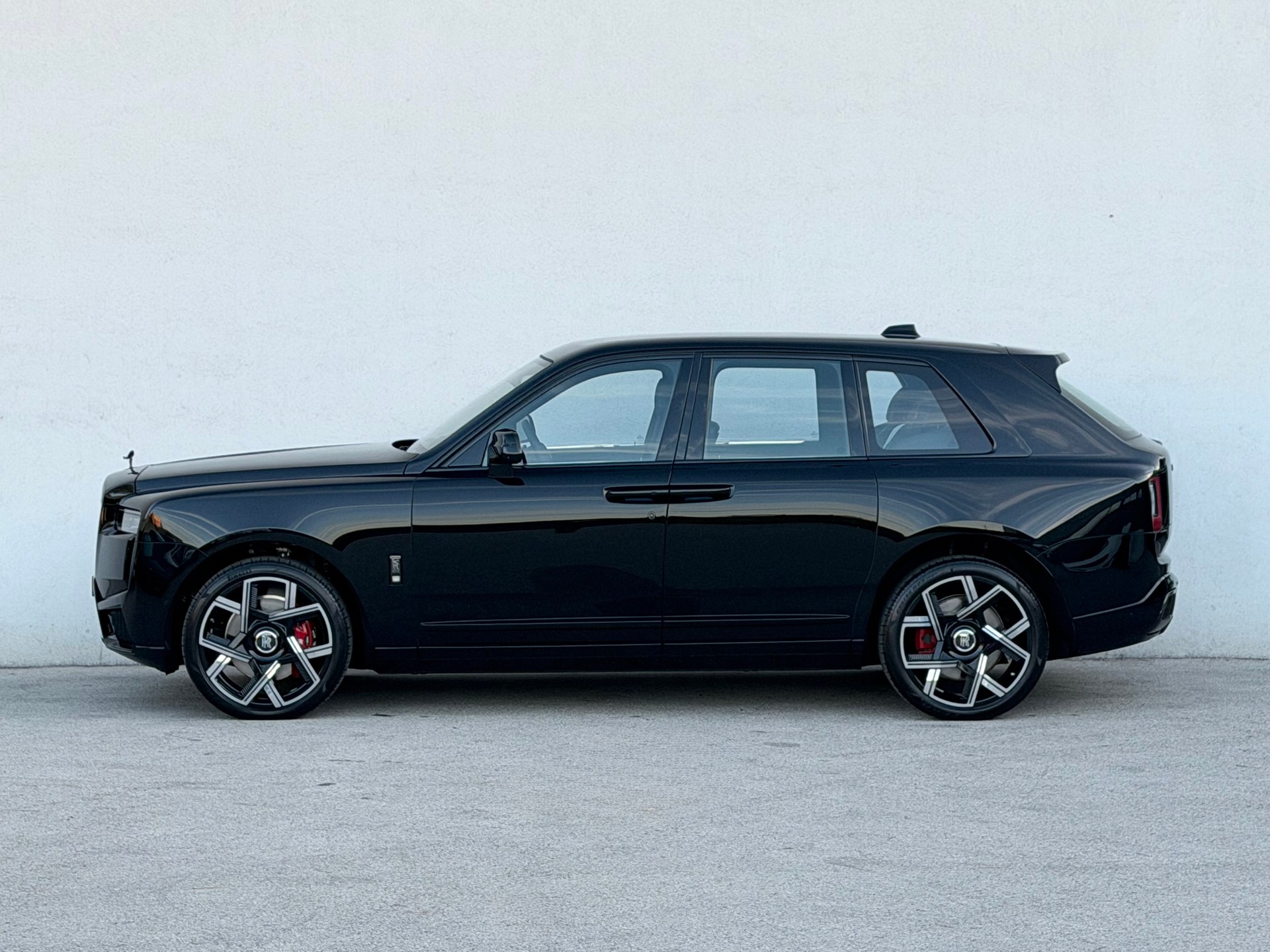 ROLLS-ROYCE Cullinan 6.7 V12 Black Badge-image-2
