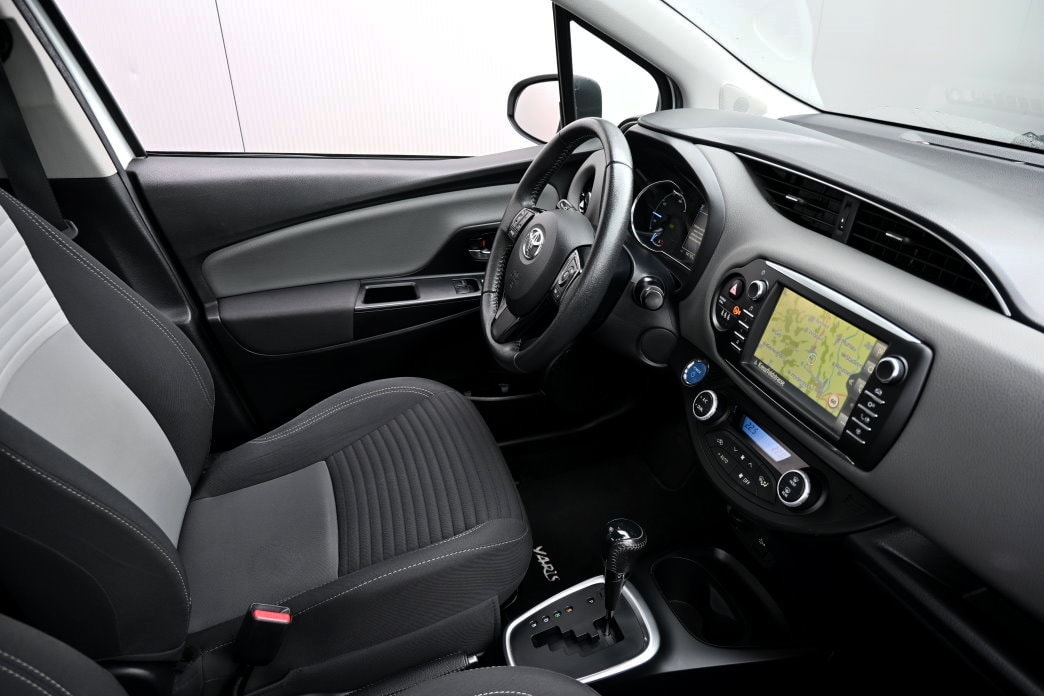 TOYOTA Yaris 1.5 VVT-i Hybrid Comfort e-CVT-image-6
