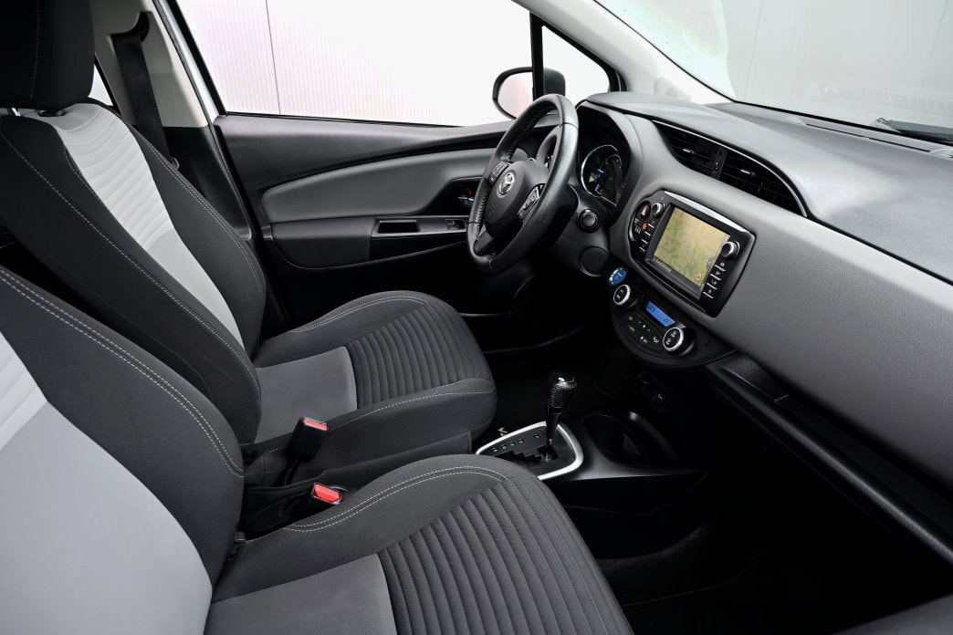 TOYOTA Yaris 1.5 VVT-i Hybrid Comfort e-CVT-image-4