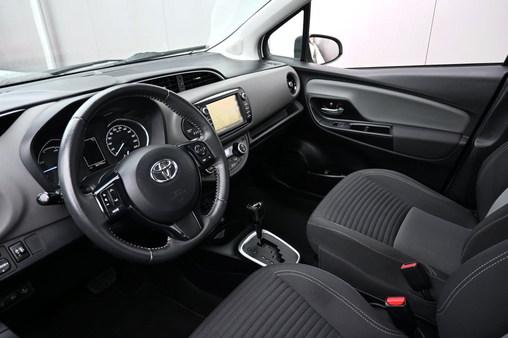 TOYOTA Yaris 1.5 VVT-i Hybrid Comfort e-CVT-image-8