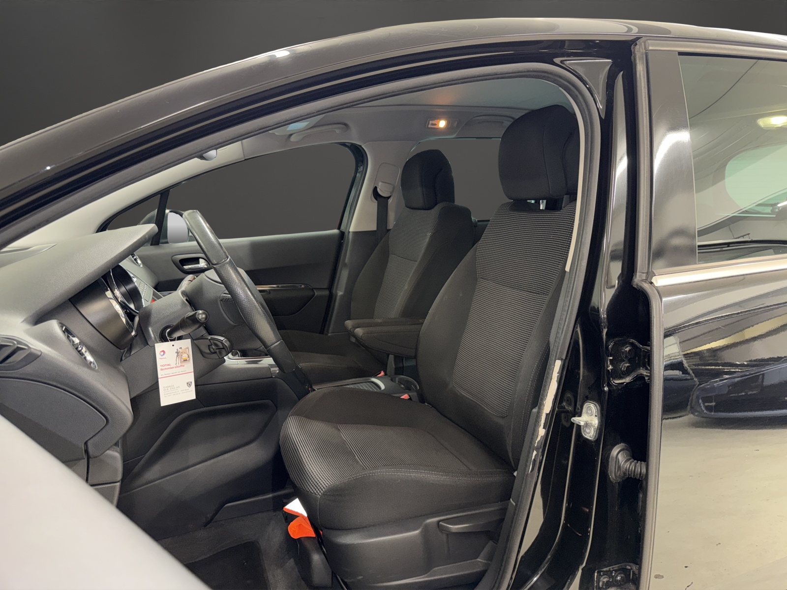 PEUGEOT 5008 1.6 16V T Sport Pack-image-6